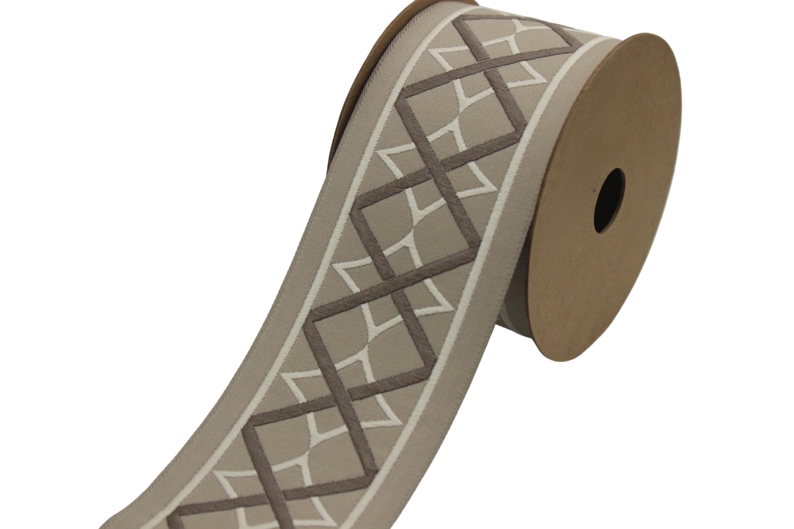 Ruban jacquard brodé marron v4 183 pour customiser rideaux et projets de couture