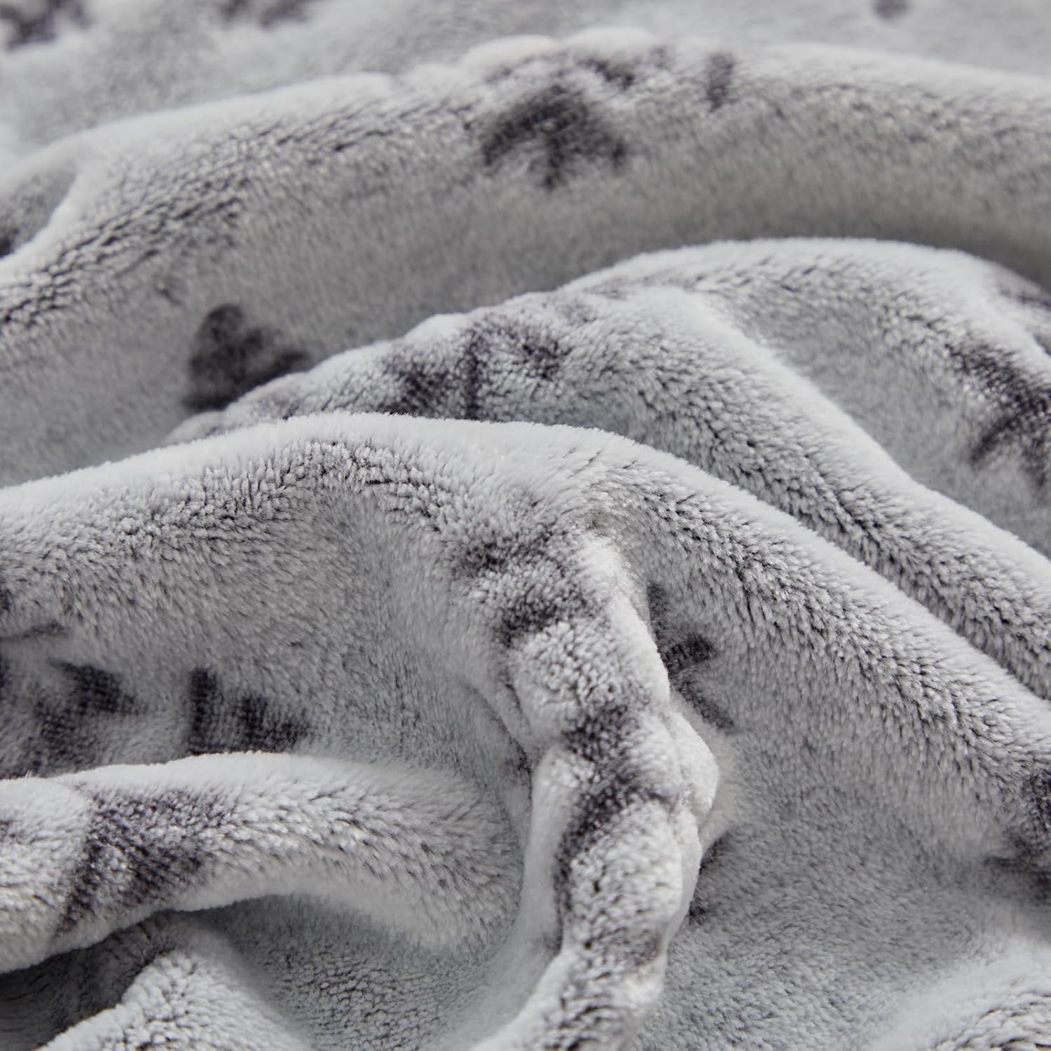 Snowflake Fleece Throw Blanket, Soft Fuzzy Flannel Decorative Christmas Blankets for Sofa Couch Bed, Lightweight Warm Cute Grey Blanket All Season for Adult Kids Girls 70"x 80"