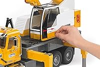 Vista 6 de Bruder 02818 Camión Grúa Mack Granite Liebherr