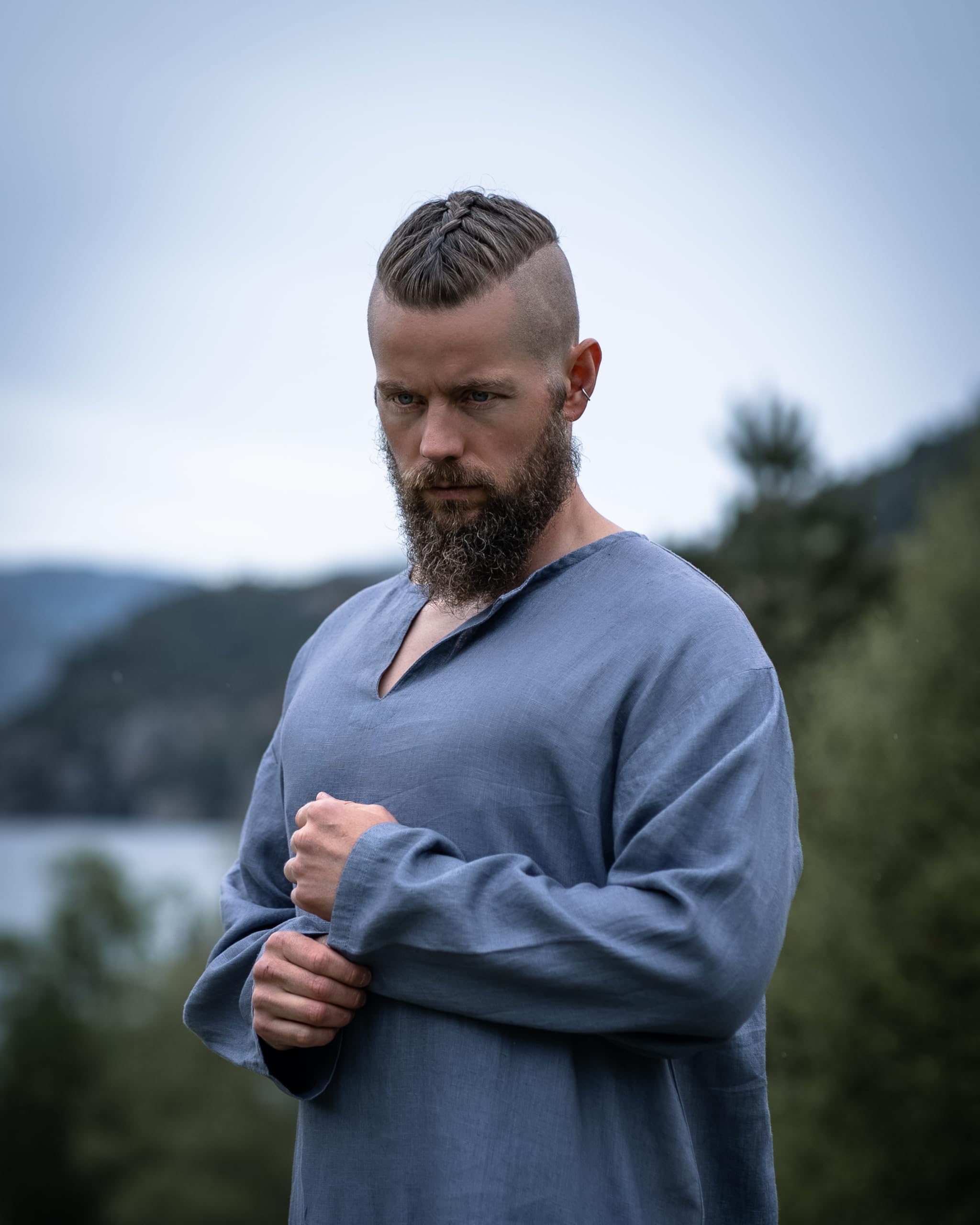 Leonardo Carbone® Túnica vikinga Halvar – Ropa medieval para hombre, camisa de lino para hombre, camisas informales de manga larga, disfraz de carnaval, túnica vikinga, ropa LARP – 100% lino