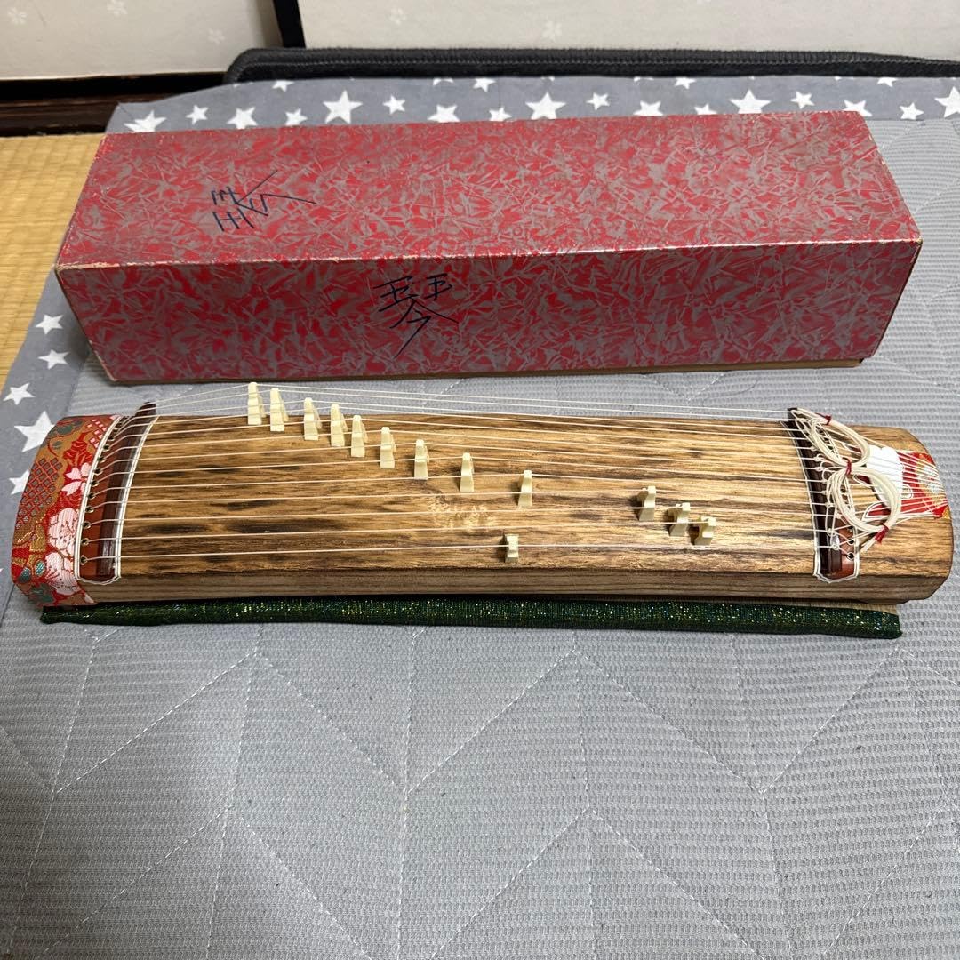 木製琴 13弦 レトロ　ミニ琴 Amazon.co.jp: 13弦 ミニ琴 箱 畳付き : 楽器・音響機器