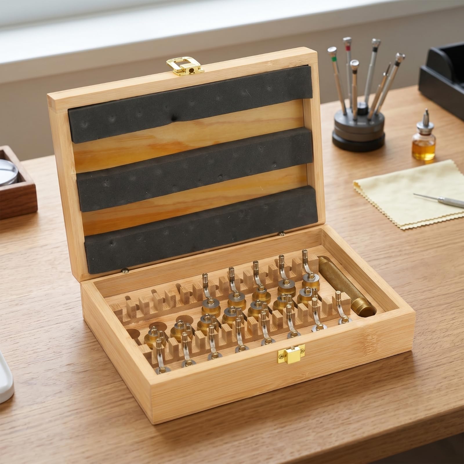 Harilla Watch Repair Winder Set Chiavi Carica Orologio Set Avvolgitori Chiave Ottone Strumento Manuale Custodia Legno Bambù con Scomparti per Manutenzione Orologi E Tasca Banco Lavoro Fai da Te