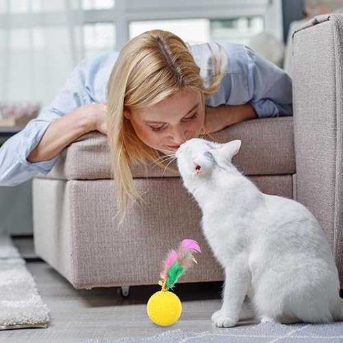 Vista 6 de Pelota de plumas para gatos, pelotas de golf interactivas, surtido de juguetes chirriantes para perseguir a gatitos, paquete de 24 (color aleatorio)