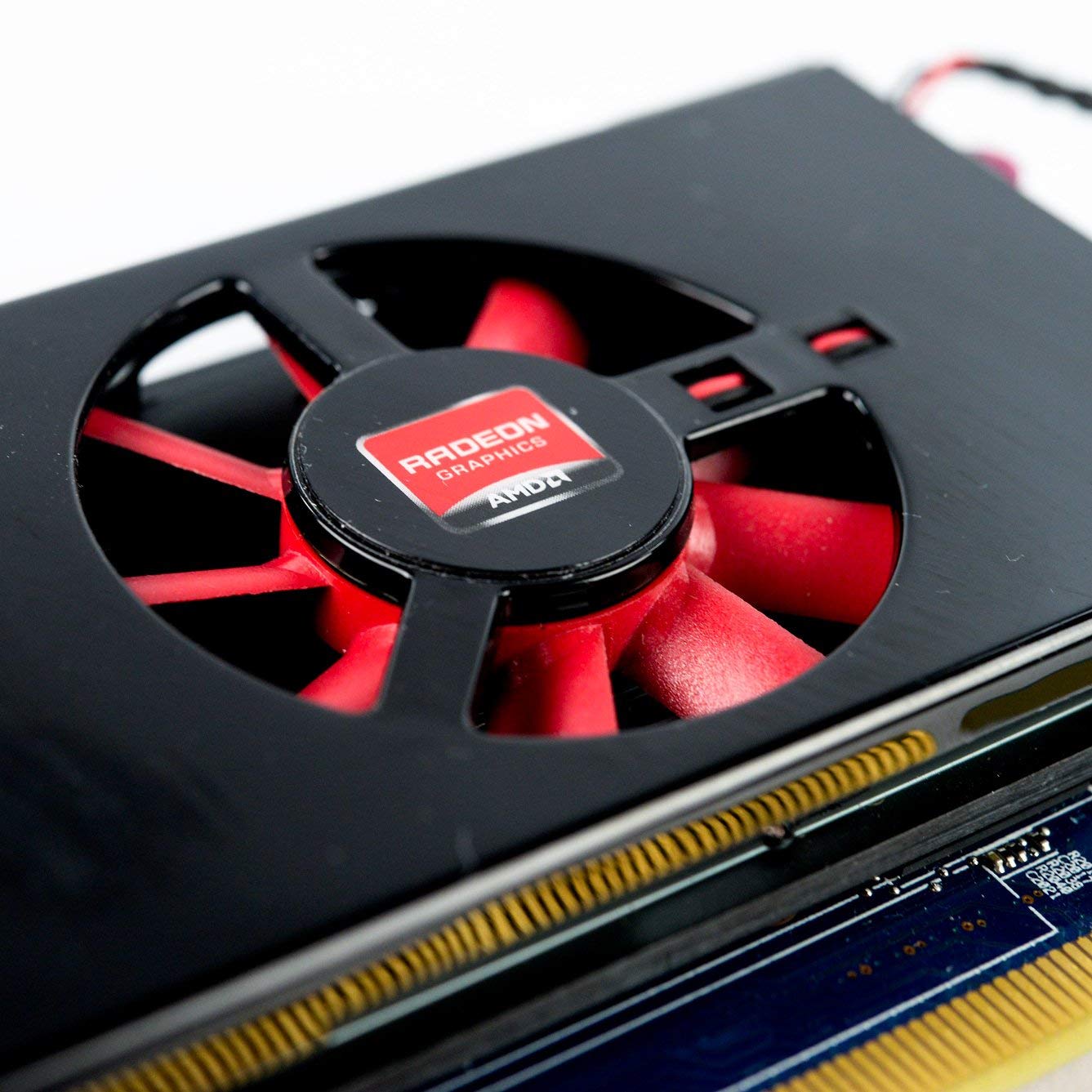 Scheda Video AMD HD 7570 1GB GDDR5 &ndash; DVI, DisplayPort, HDMI &ndash; Usata Ma Funzionante Con Windows 10