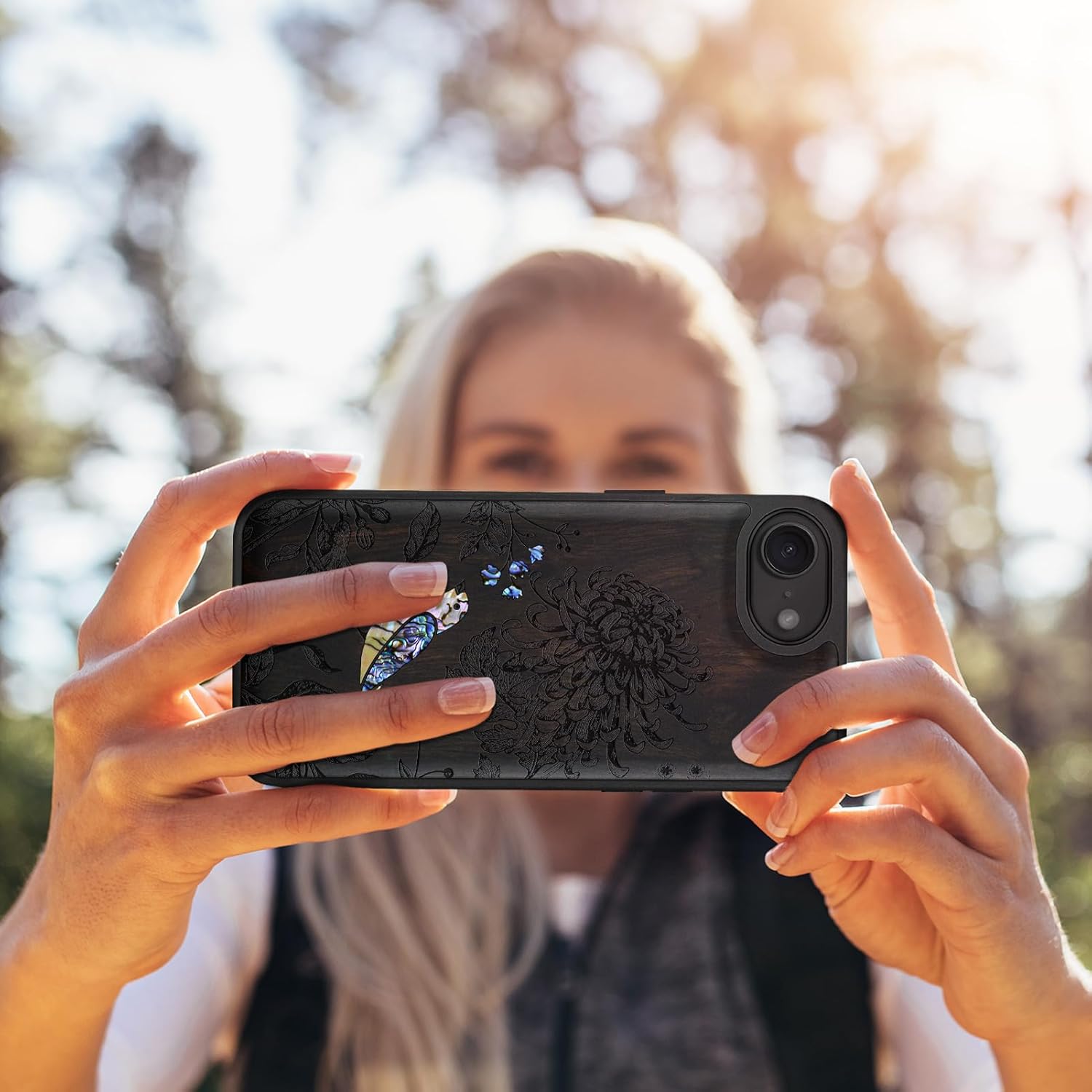 Carveit MagSafe (マグセーフ) 対応 iPhone 16e 木製 ケース 木製手でインレイ/象嵌, 天然木+綺麗な貝