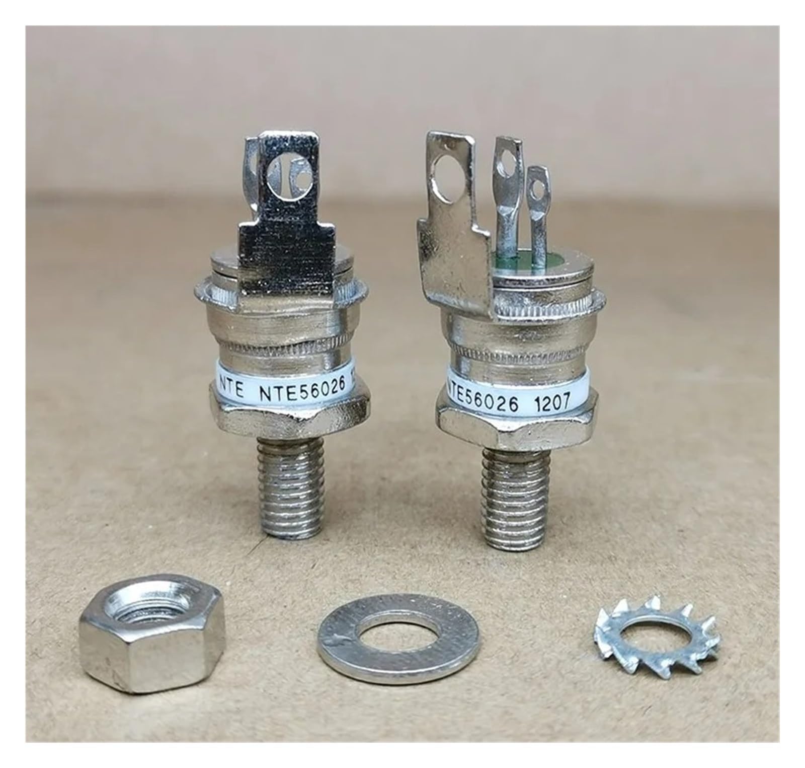 BALYDLUL 1pcs UFR3280R SSG35C50 VS-12F80 NTE56026 SW12PHN040 Thyristor diode(NTE56026)