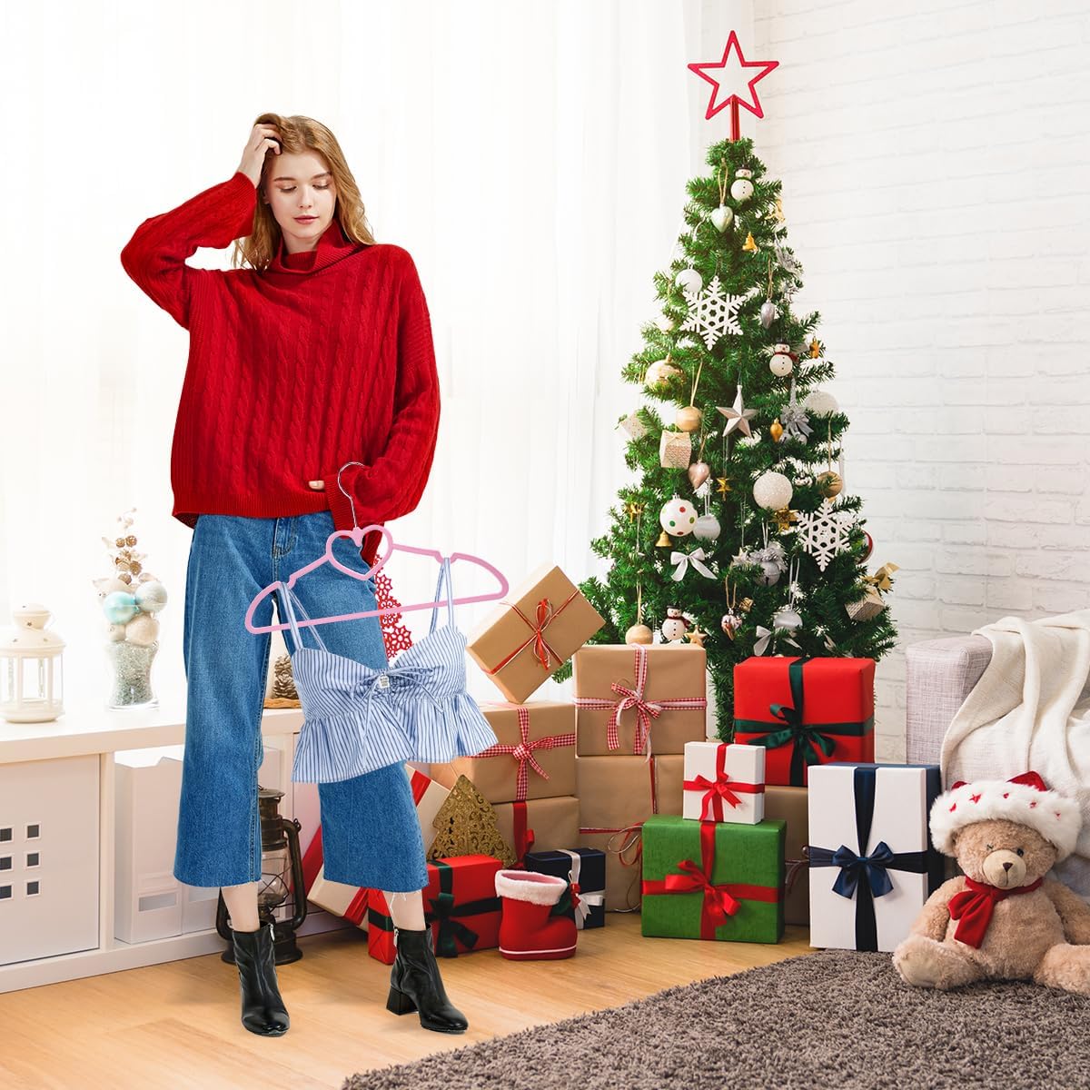 Plastic Hangers 30 Pack, Pink Hangers Ultra Thin Space Saving - 360 Degree Swivel Hook & 10 Clips-Strong & Durable for Sweaters,Dress, Shirt, Coat