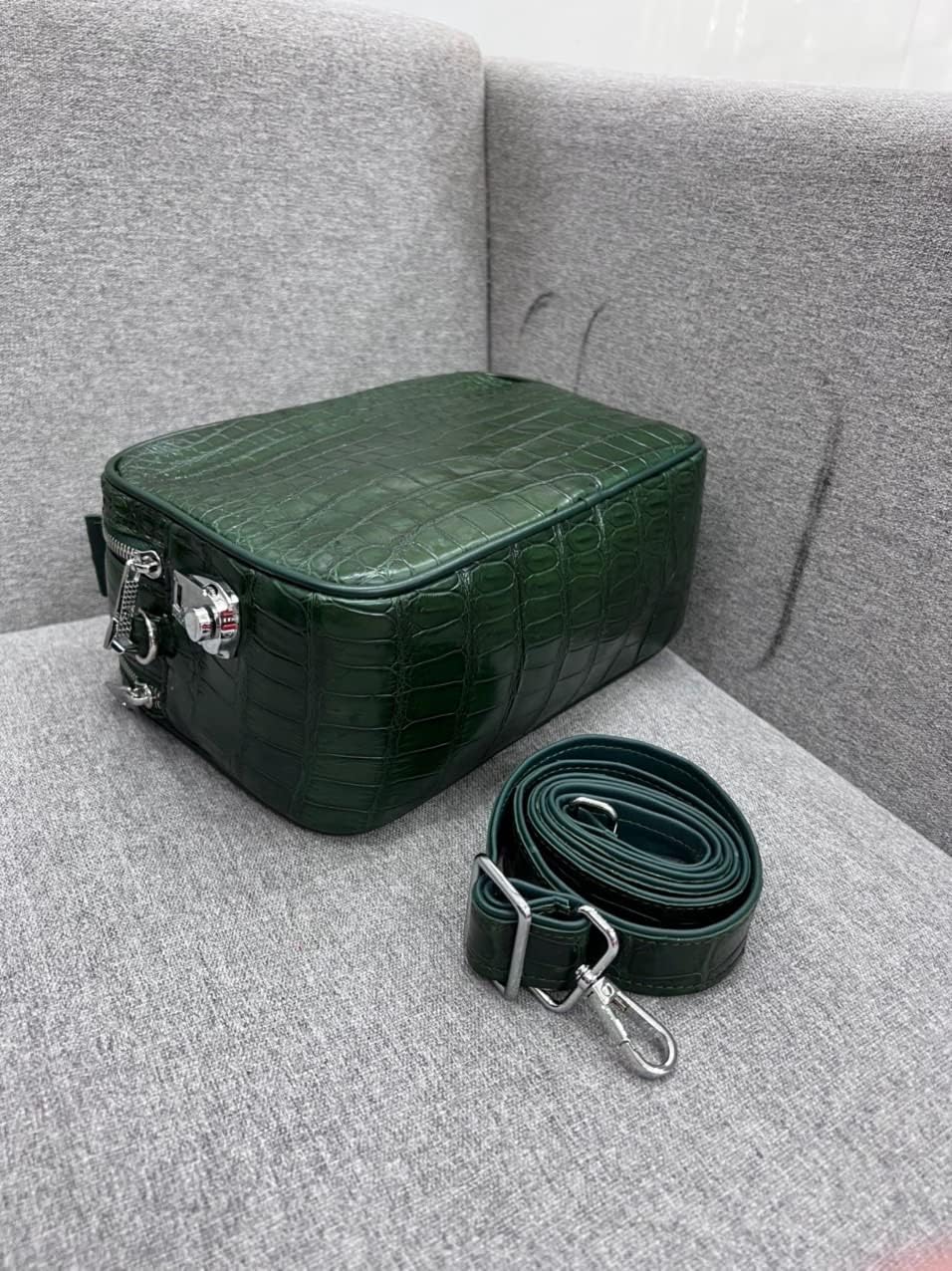 Genuine alligator crocodile leather skin premium luxury Golf Shoe Bag, sport, tennis travel shoes bag Dark Green