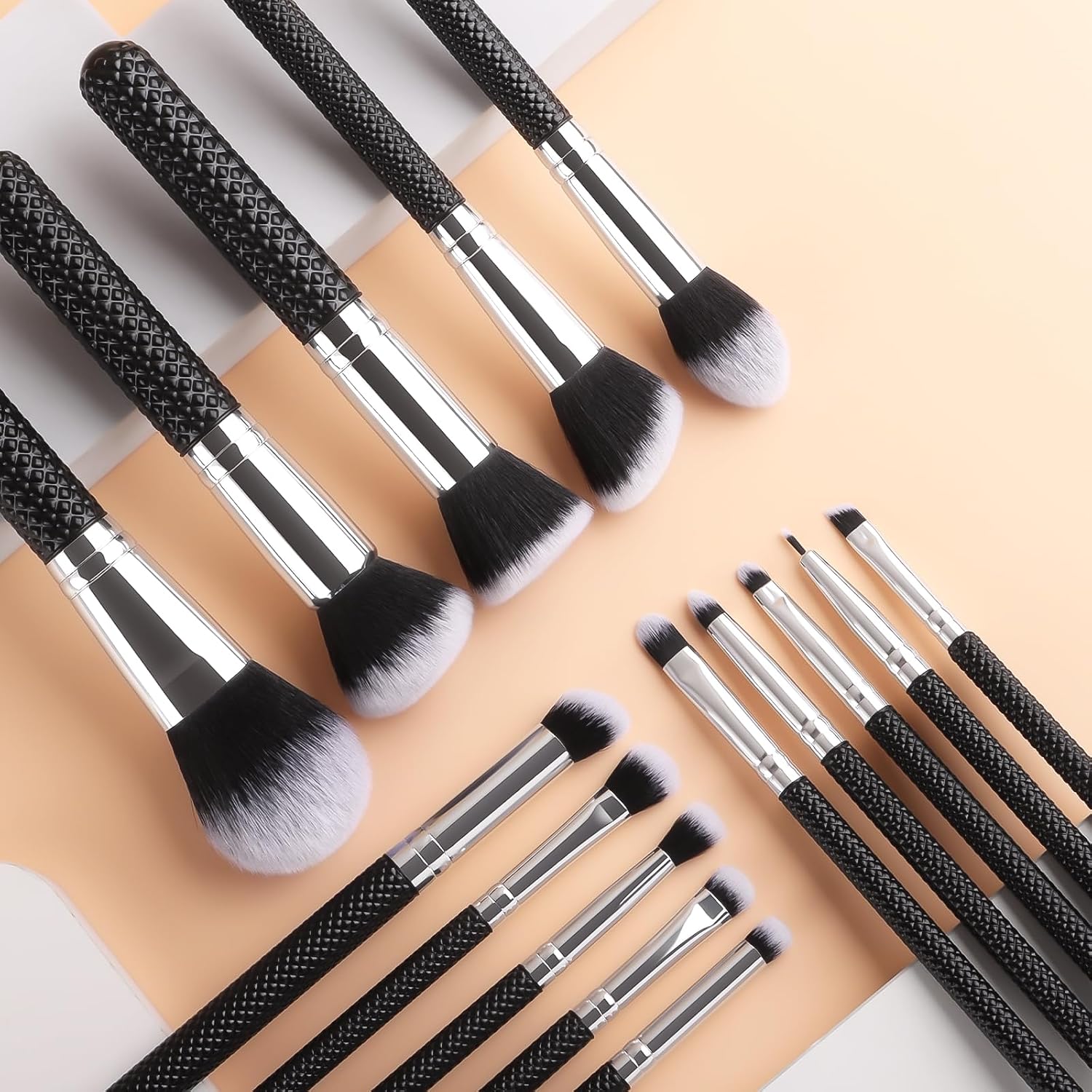 Makeup Brush Set, 15 Pcs Professional Makeup Brushes Kit, Premium Multi-Functional Travel Makeup Brushes for Concealer, Eyeshadow, Blending, Liquid Powder, Blush & Eyeliner (Black)