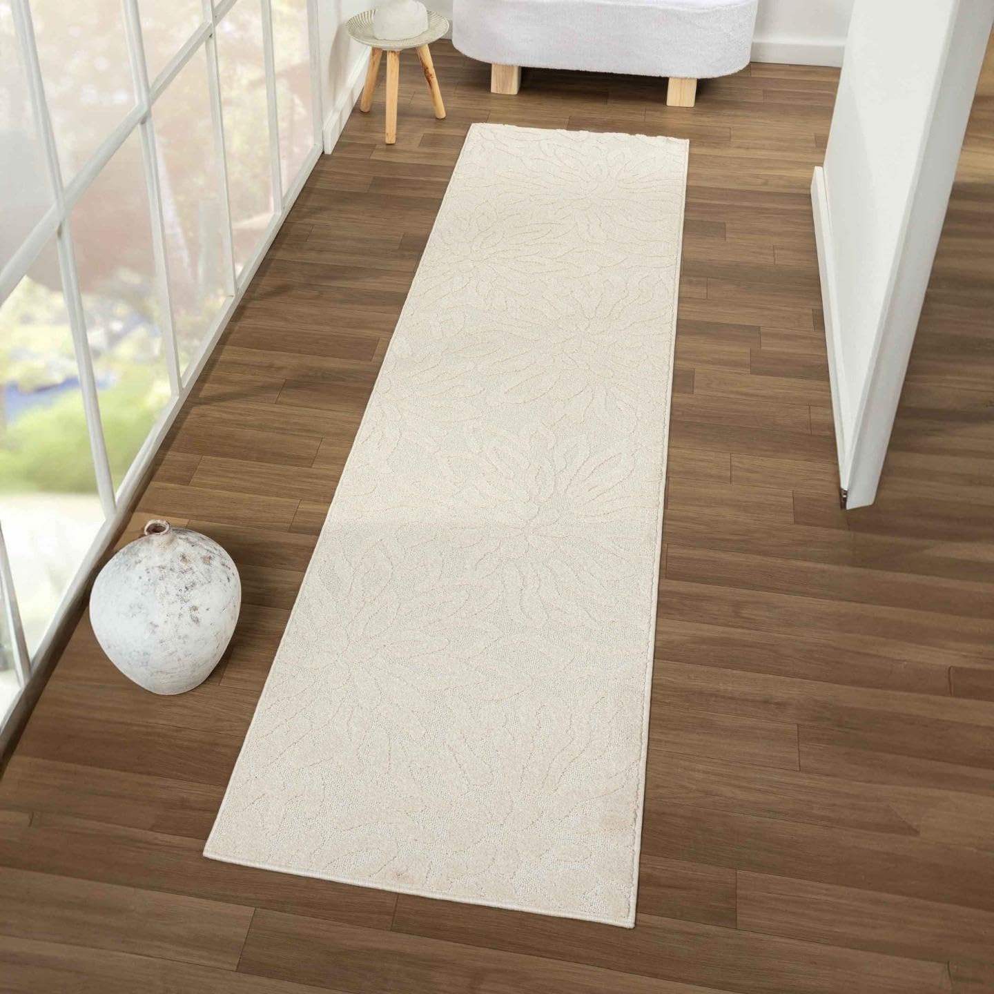 Amazon.com: LUXE WEAVERS Grayson Collection 5970 Cream 2x8 Modern