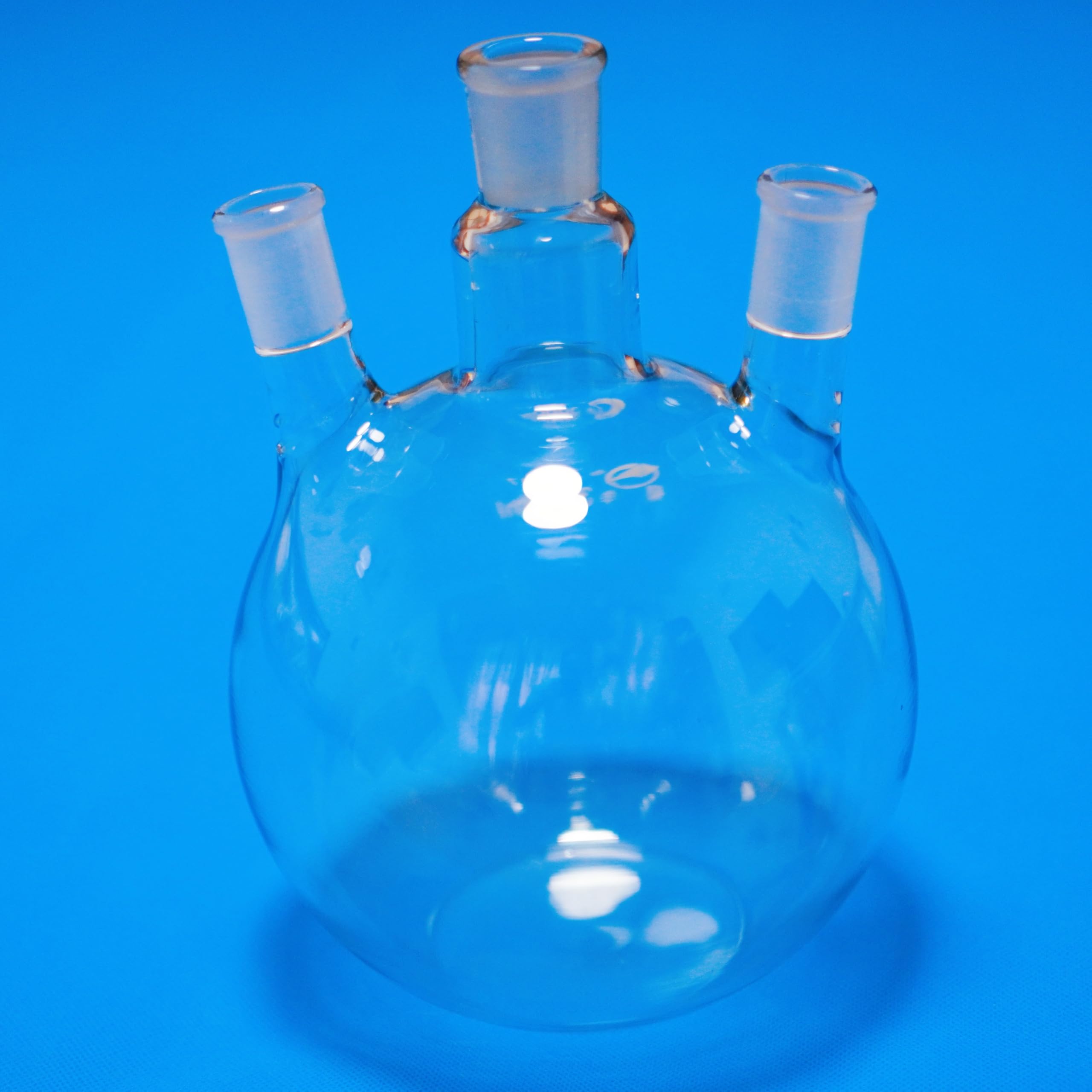 1 Stück Dreihals-Flachboden-Destillierkolben – Dickwandiger Siedekolben aus Borosilikatglas for Laborzwecke(2000ml)