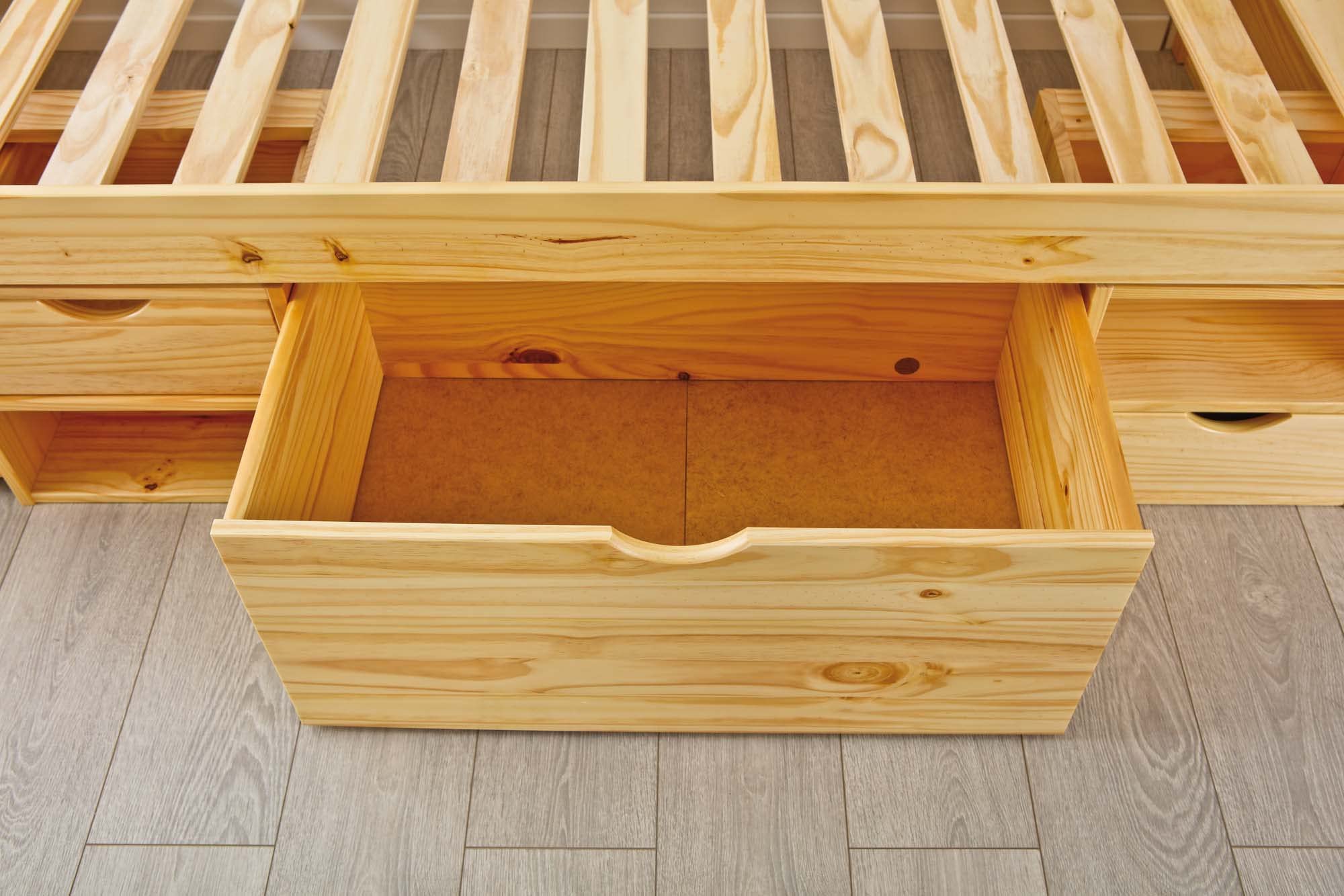 Inter Link - Einzelbett mit Schubladen – Kojenbett mit Stauraum – Praktisches Jungendbett – Kiefer massivholz – Natur lackiert – Platzsparendes Jugendzimmer Einzelbett – Claas 90 x 200cm