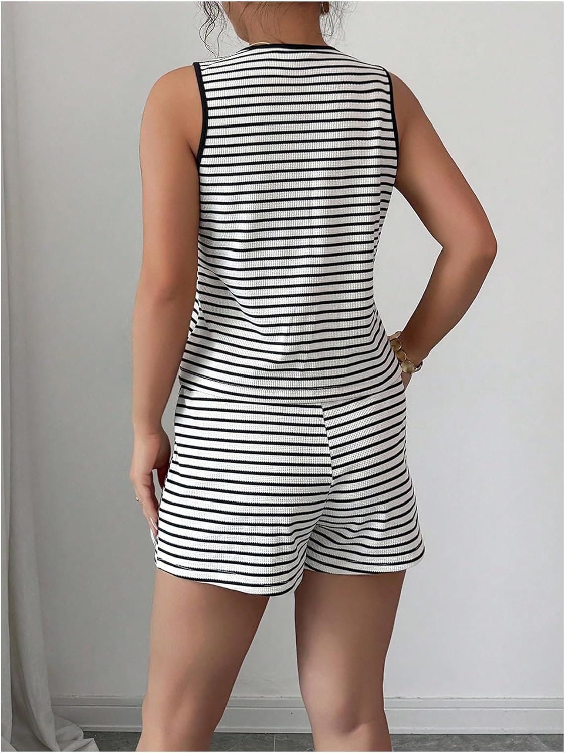 Verdusa Vest Sets Women 2 Piece Striped Outfits Casual Loungewear Tie Knot Tank Top and Shorts Clothing Sets - Image 2