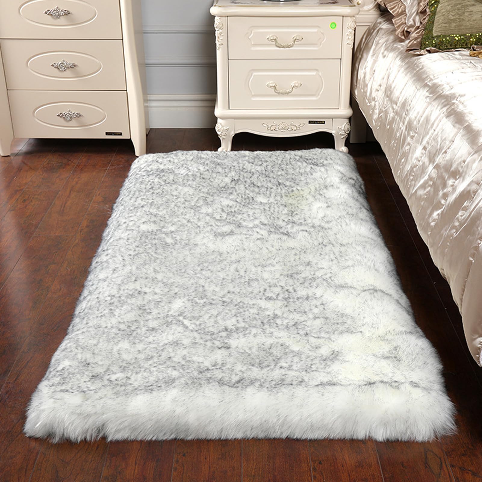 VAODO Rectangle Faux Fur Rug, 120 * 60cm Ultra Soft Area Rug, Machine Washable Shag Rug, Fluffy Sheepskin Fur Rug, Nursery Throw Rugs, for Bedroom Floor Sofa Living Room, White Gray