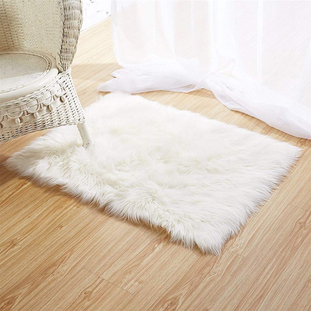 Tapis en Peau de Mouton synthétique, Imitation Toison Moquette Fluffy Soft Longhair Décoratif Coussin de Chaise Canapé Natte, Cozy Sensation comme véritable Laine Tapis (Blanc)