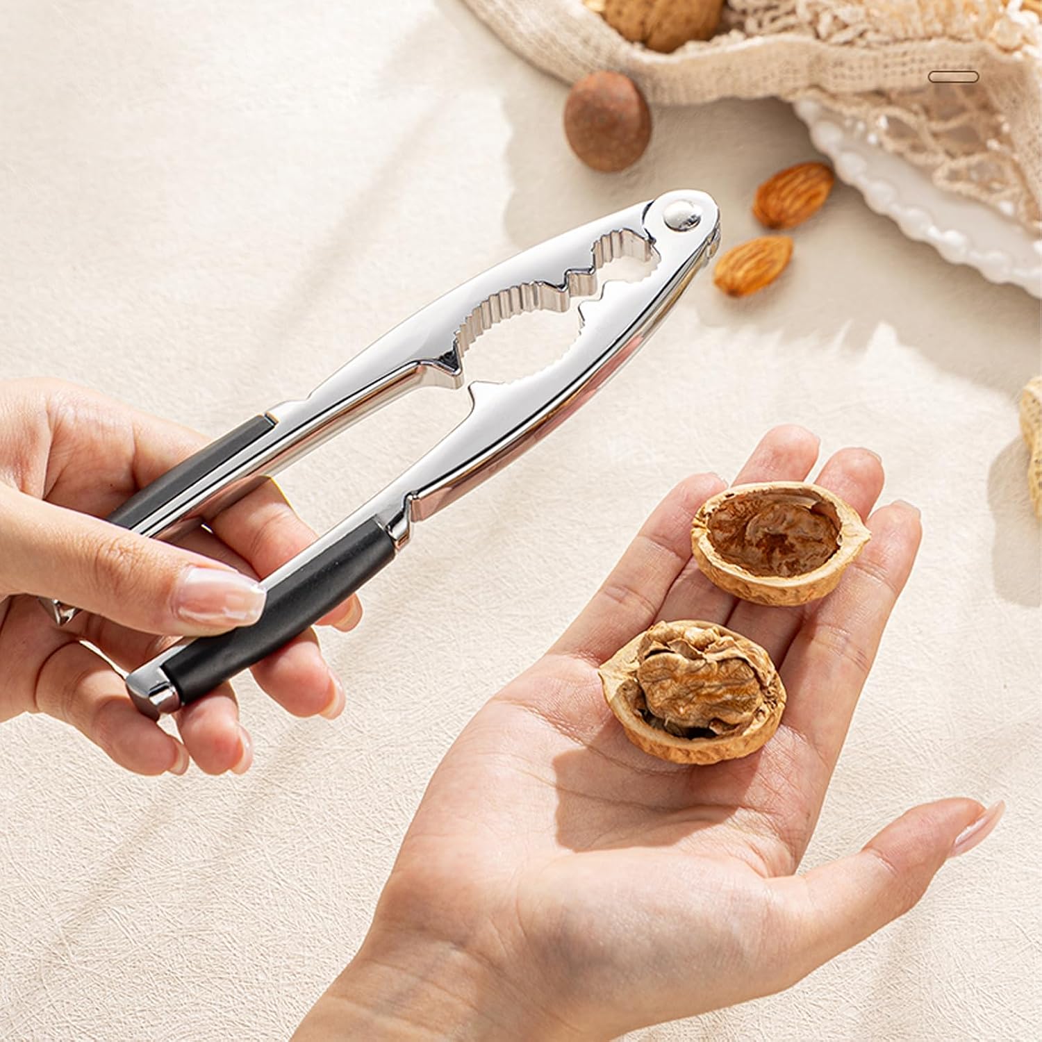 Nutcracker, Nut Cracker Tool, Nut Crackers for All Nuts (1)