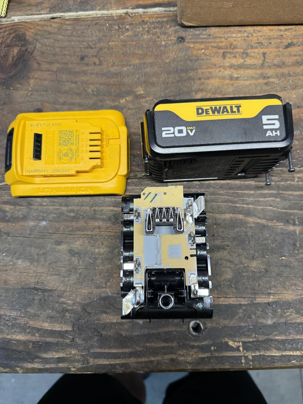 DEWALT 20V MAX Lithium-Ion 5.0 AH Battery (2-Pack) photo review