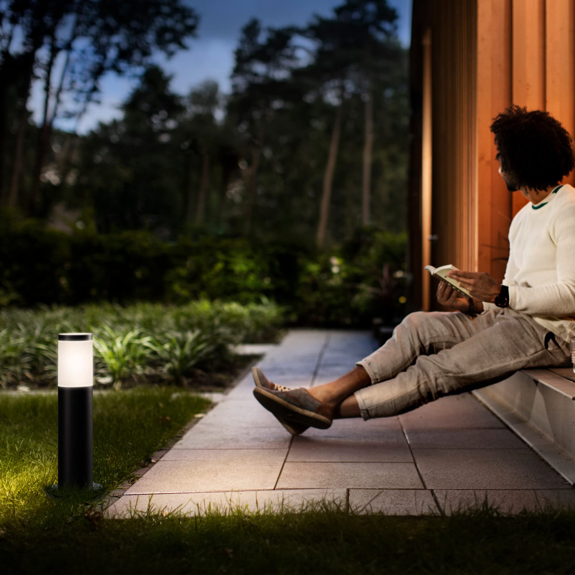 PHILIPS Utrecht Outdoor Sockelleuchte 1-er Starter Set (6 W), wetterfeste Niedervolt Außenleuchte mit warmweißem Licht, energiesparende LED Beleuchtung, anthrazit
