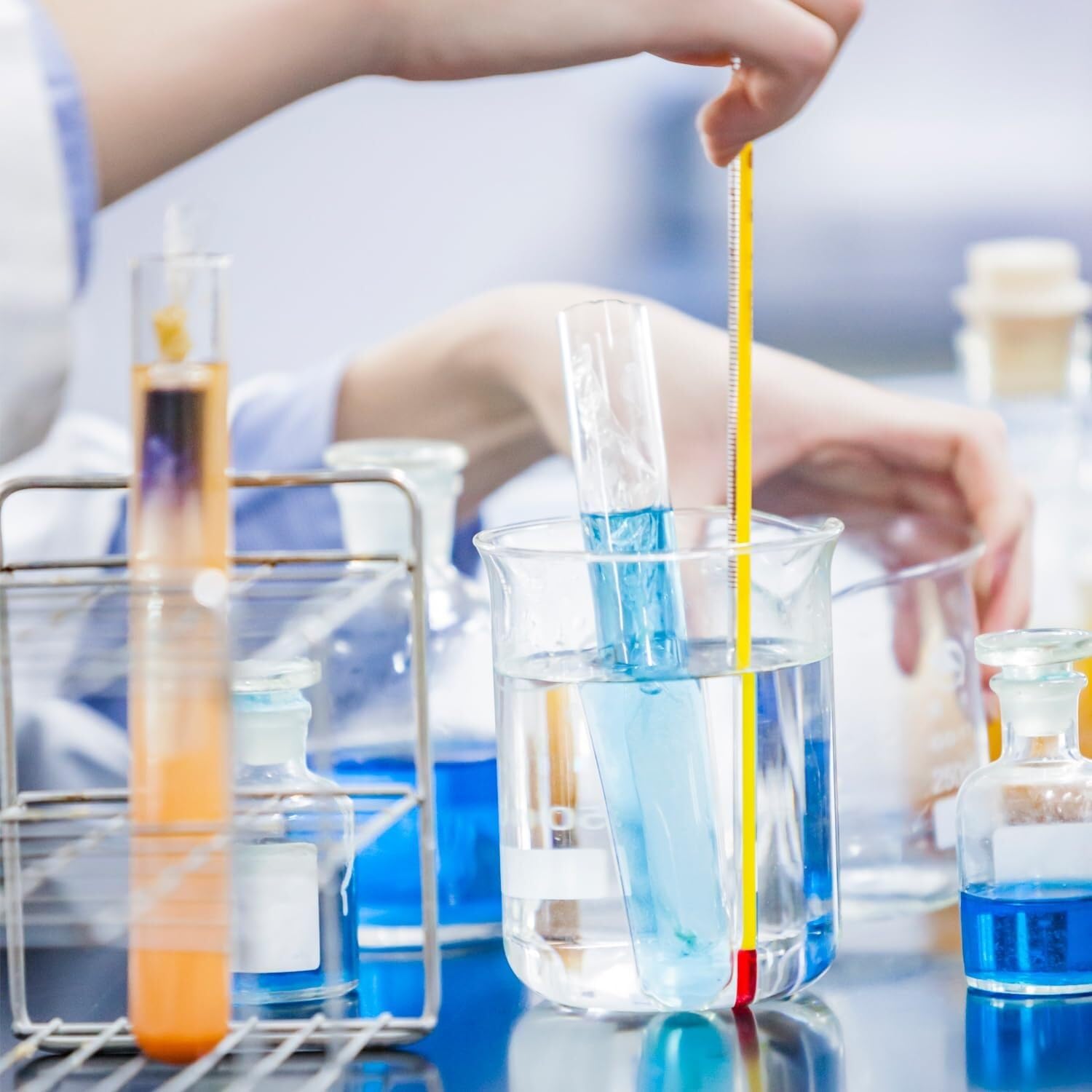 Set 4 Béchers in Vetro Borosilicato Graduati 25ml 50ml 100ml 200ml per Laboratorio, Cucina e Esperimenti Scientifici