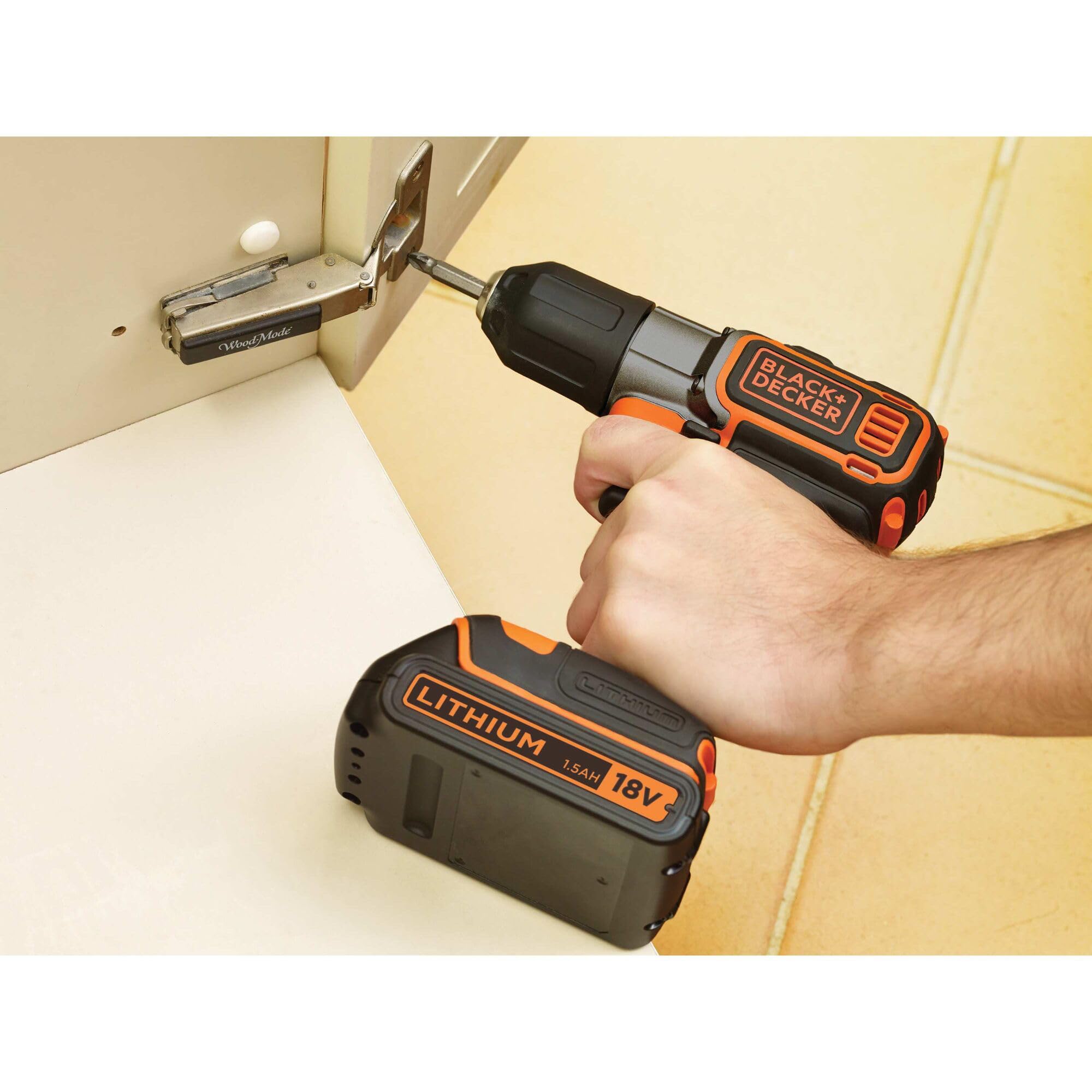 Black+Decker Autosense Akku-Bohrschrauber ASD18K – Akkubohrer mit Autoselect-Technologie & LED-Arbeitslicht zum Bohren in Holz & Metall und zum Schrauben – 1 x Akkuschrauber Li-Ion 18 V