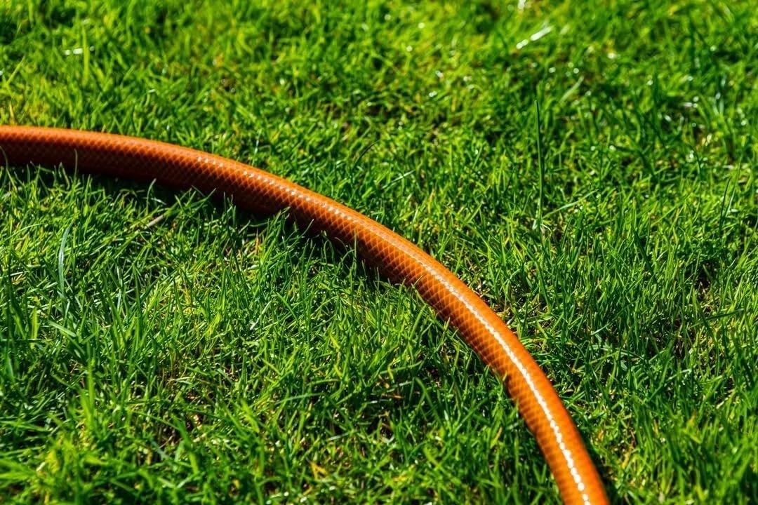 NEO TOOLS Set di tubi da giardino, 50 m, 1/2", 4 strati, supporto per tubo in metallo, ugello regolabile VERTO, attacco per rubinetto e giunti con funzione di arresto, sistema di irrigazione