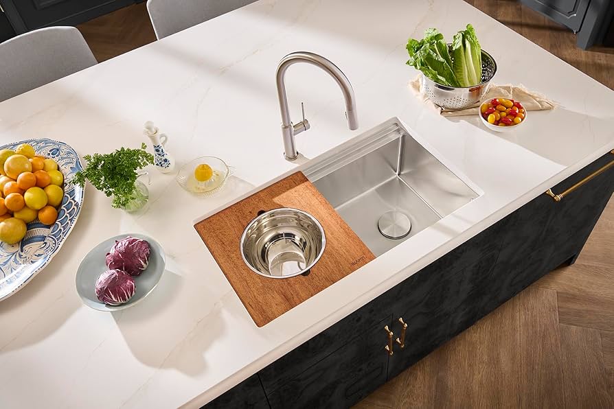 サーディスリム Ruvati 33-inch Rounded Corner 16 Gauge Stainless Steel Workstation