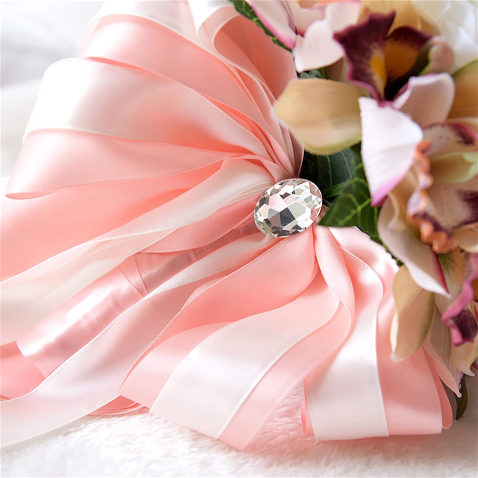 Sposa Che Tiene Fiori Decorazioni per la casa Bouquet da Sposa con Rose Rosa Artificiali da 28 cm Elegante Bouquet da Sposa Fatto a Mano da lanciare per la Chiesa Interessante