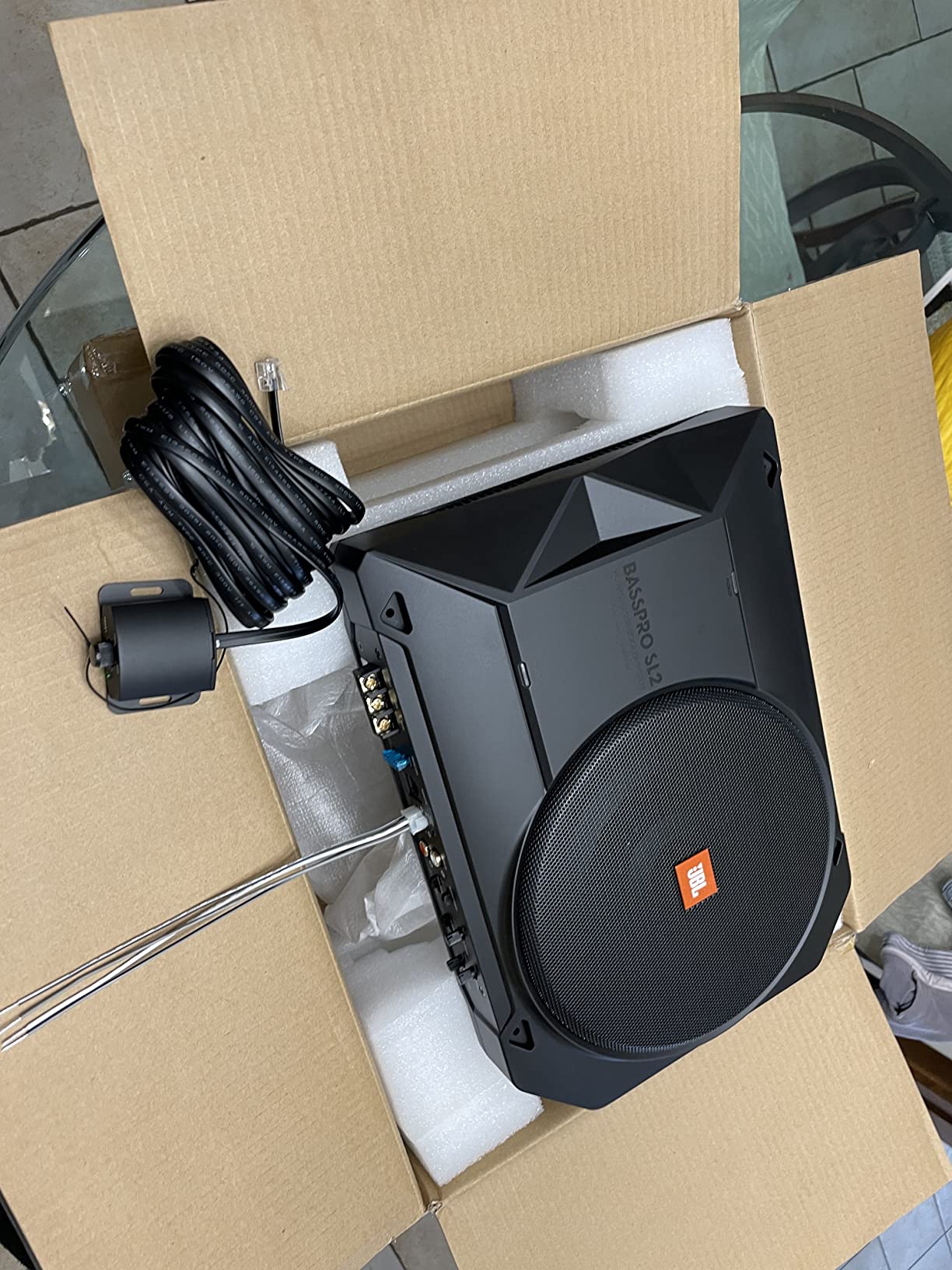JBL BassPro SL2 Subwoofer Attivo Auto sotto il sedile di Harman Kardon