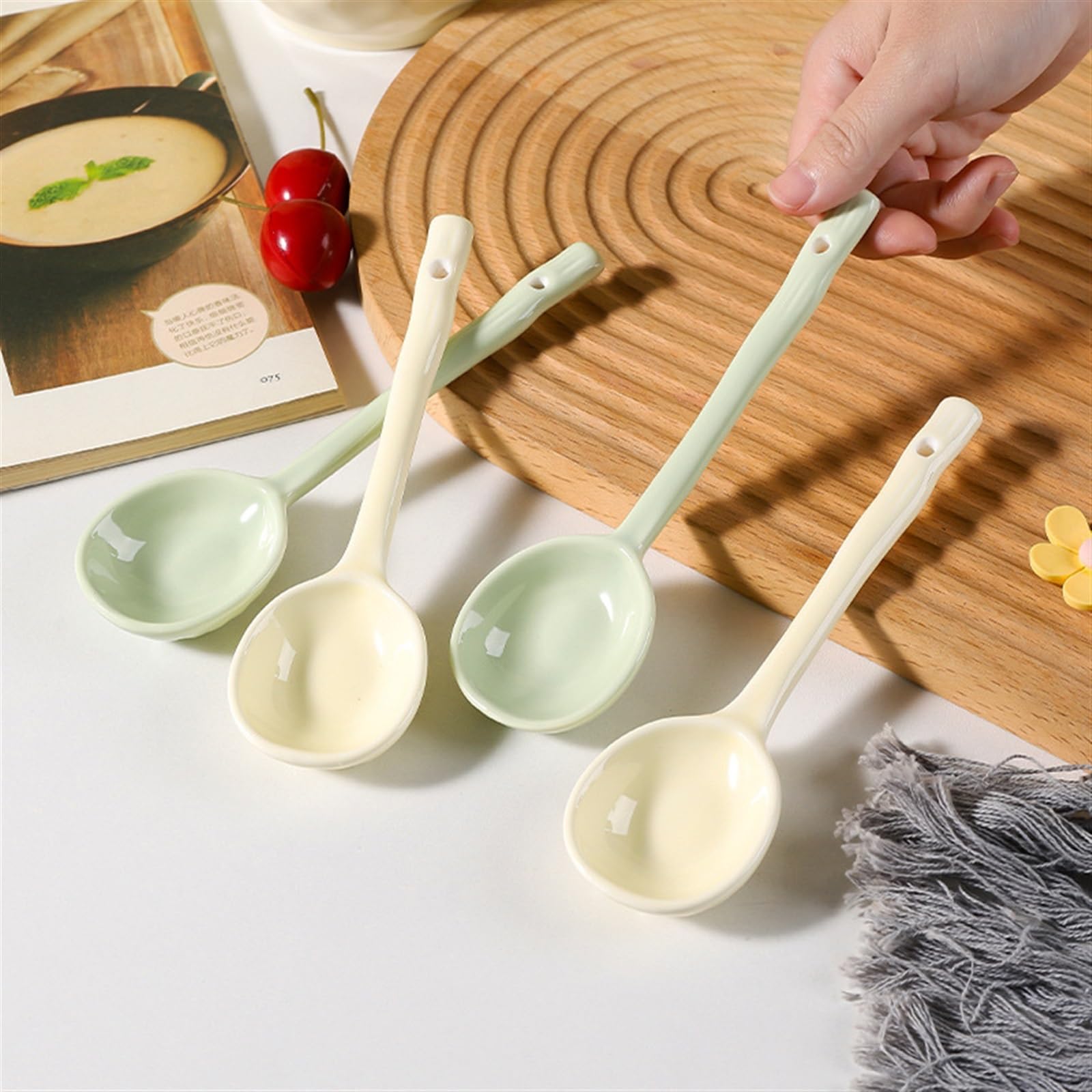 Cuchara for sopa, 2 piezas, cuchara de cerámica japonesa de mango largo, cuchara for sopa doméstica, cuchara pequeña, cuchara for revolver de porcelana, cuchara for café, cuchara for cena(Yellow)