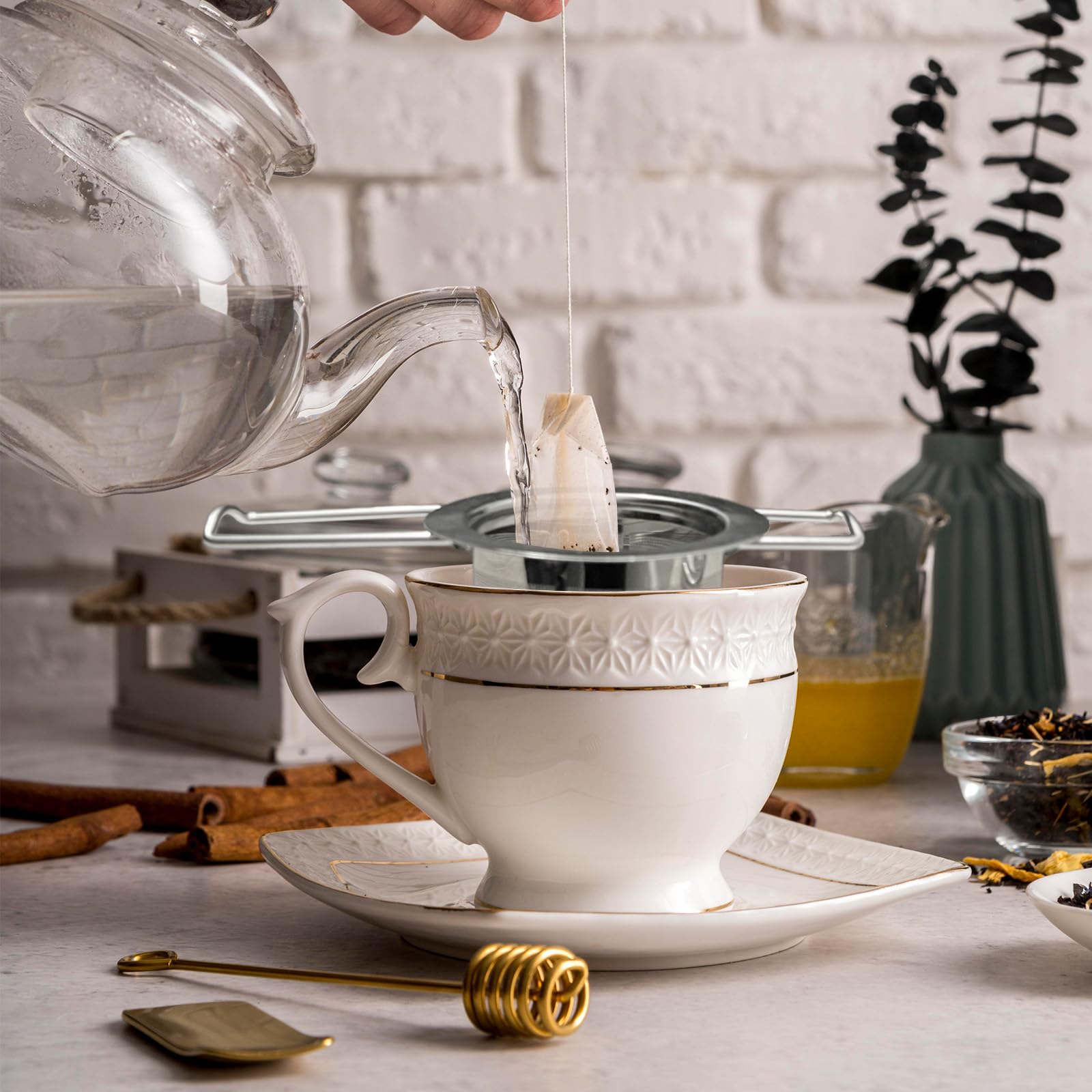 WinGluge Infusor de Te 304 Acero Inoxidable, Infusionador Universals, Filtros Te para Tazas Té de Hierbas, Colador Te con Tapa, Tea Infuser, Diseño de Mango Plegable, Neto Fina, para Teteras y Tazas