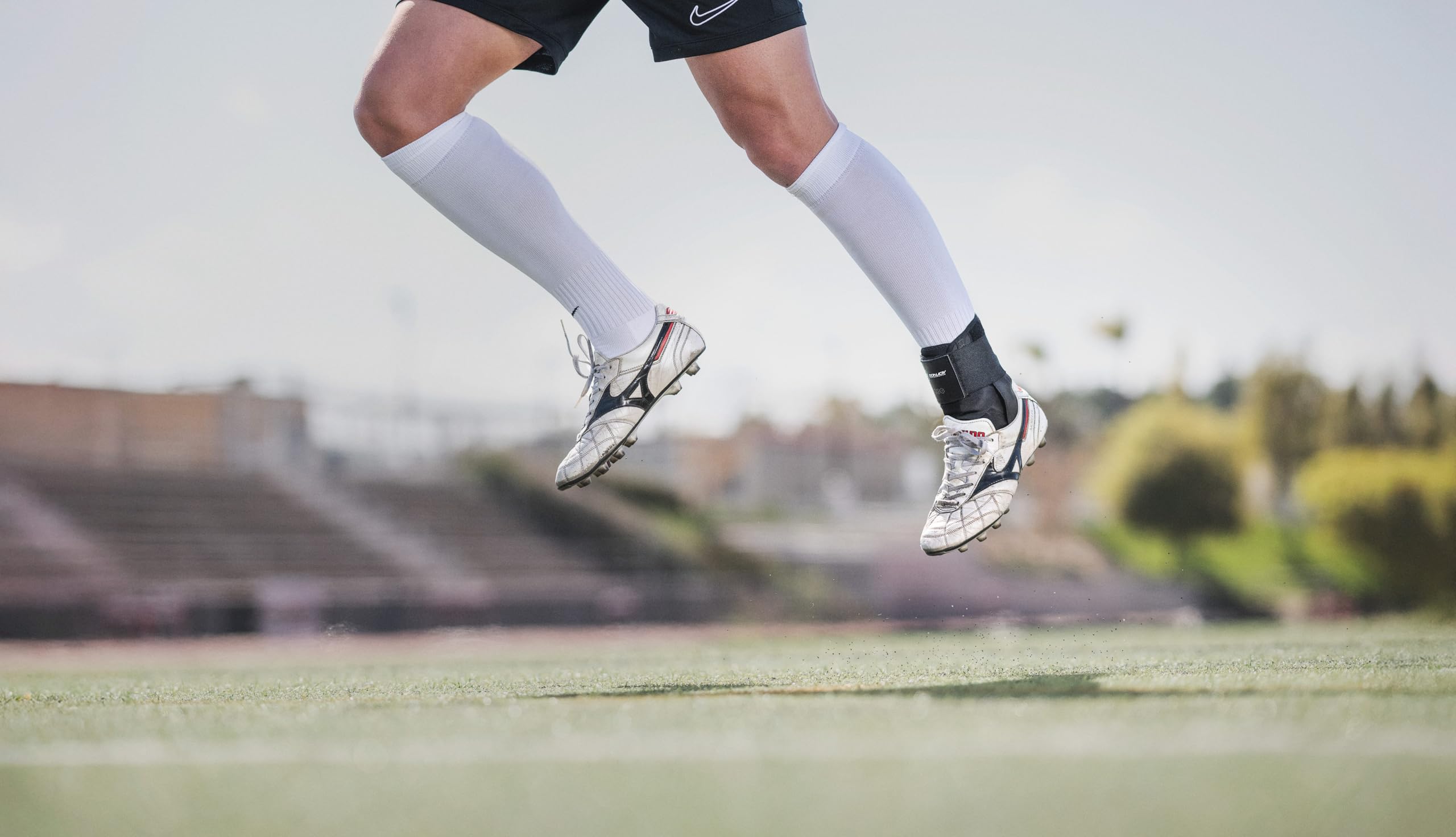 DonJoy Performance ANAFORM - Fascia per caviglia con 8 cinghie per sostegno alla caviglia da leggero a medio per calcio, pallavolo, anelli, calcio, lacrosse, snowboard, basket