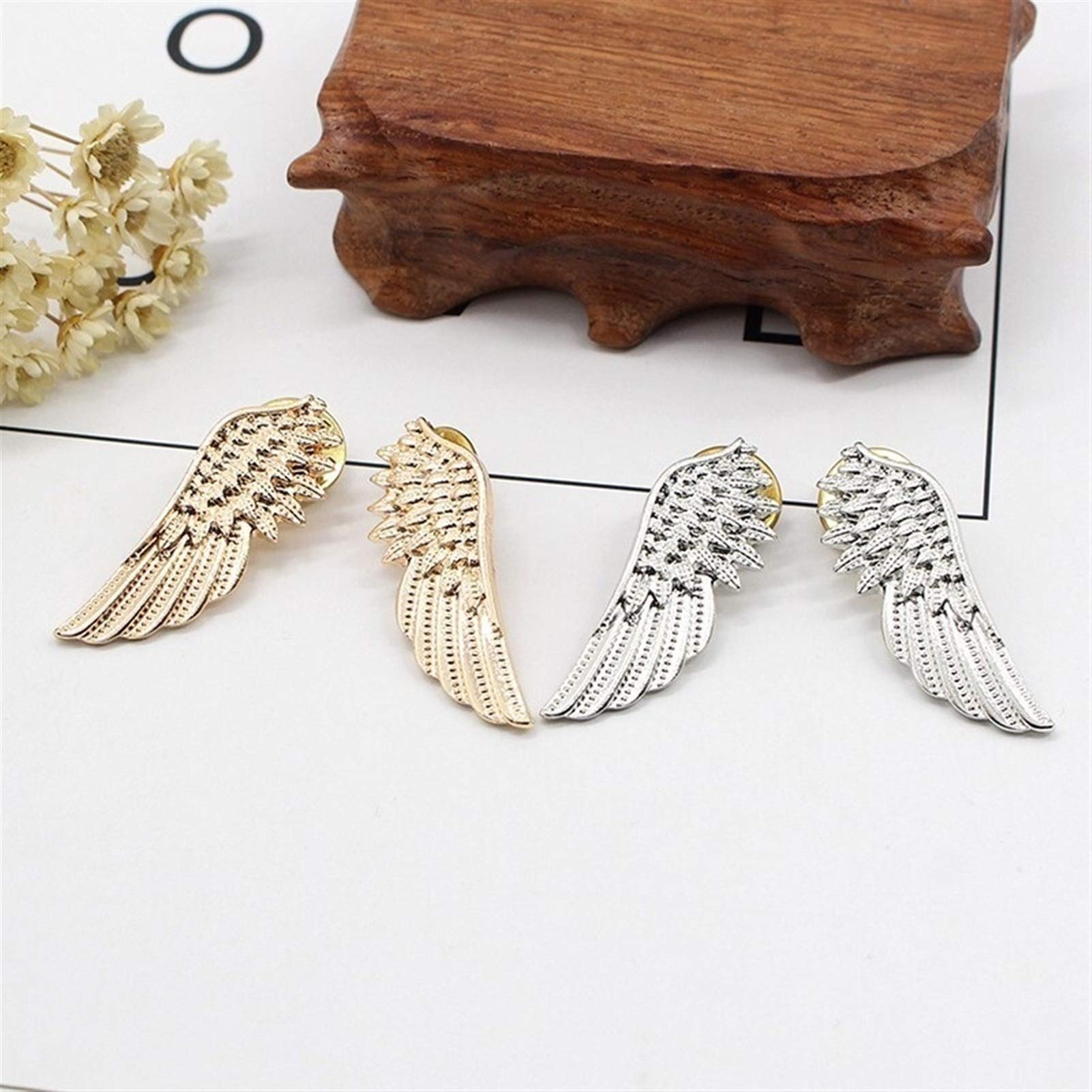 Brooch for Women Multiple Layers Chain Crown Skull Head brooches Shirt Collar Pins broches Made in China