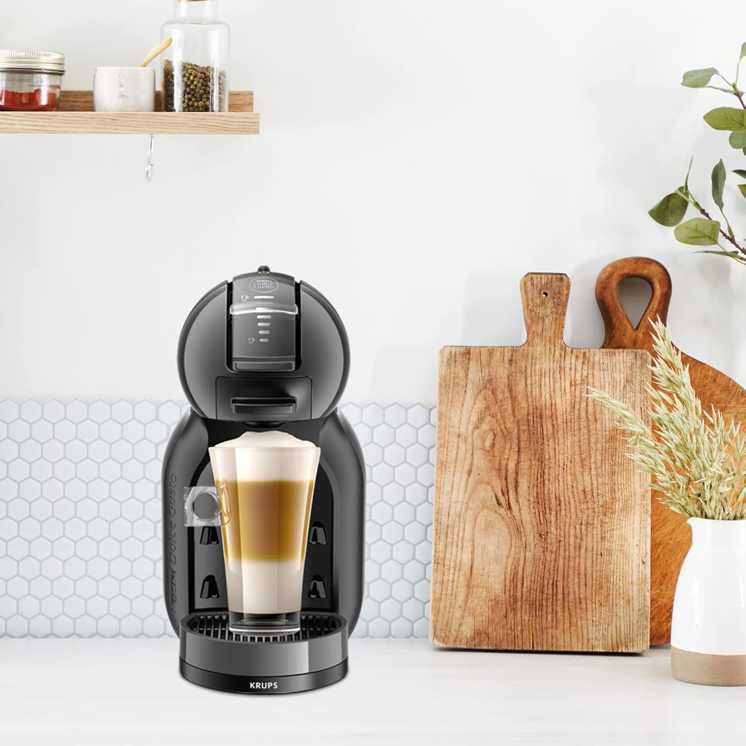 Krups Nescafé Dolce Gusto Mini Me, nero, automatico, qualità professionale, pressione 15 bar, grande varietà di bevande calde e fredde, 0,8 l, 1500 W, include 3 confezioni di caffè intenso, KP1238CAS