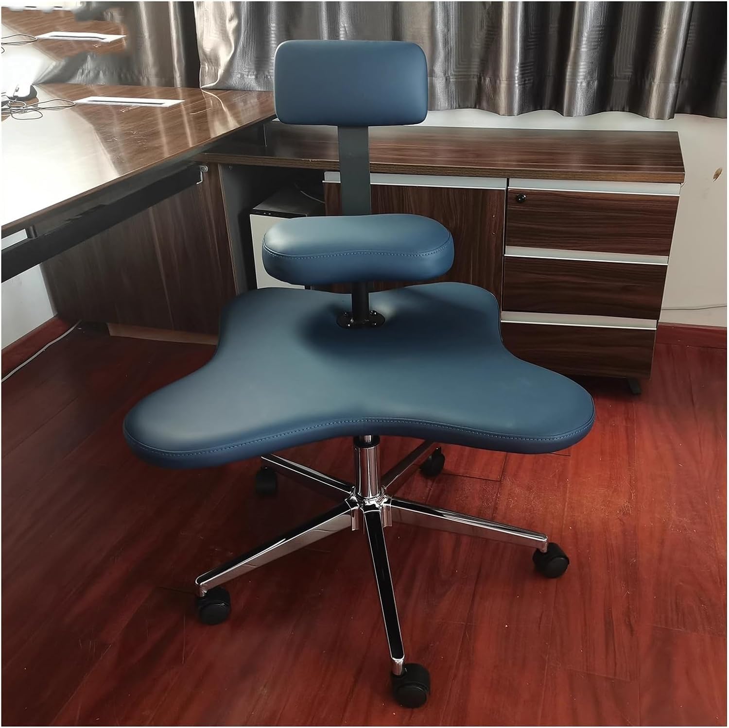Chaise de bureau ergonomique réglable pour enfants et adultes souffrant d'inconfort