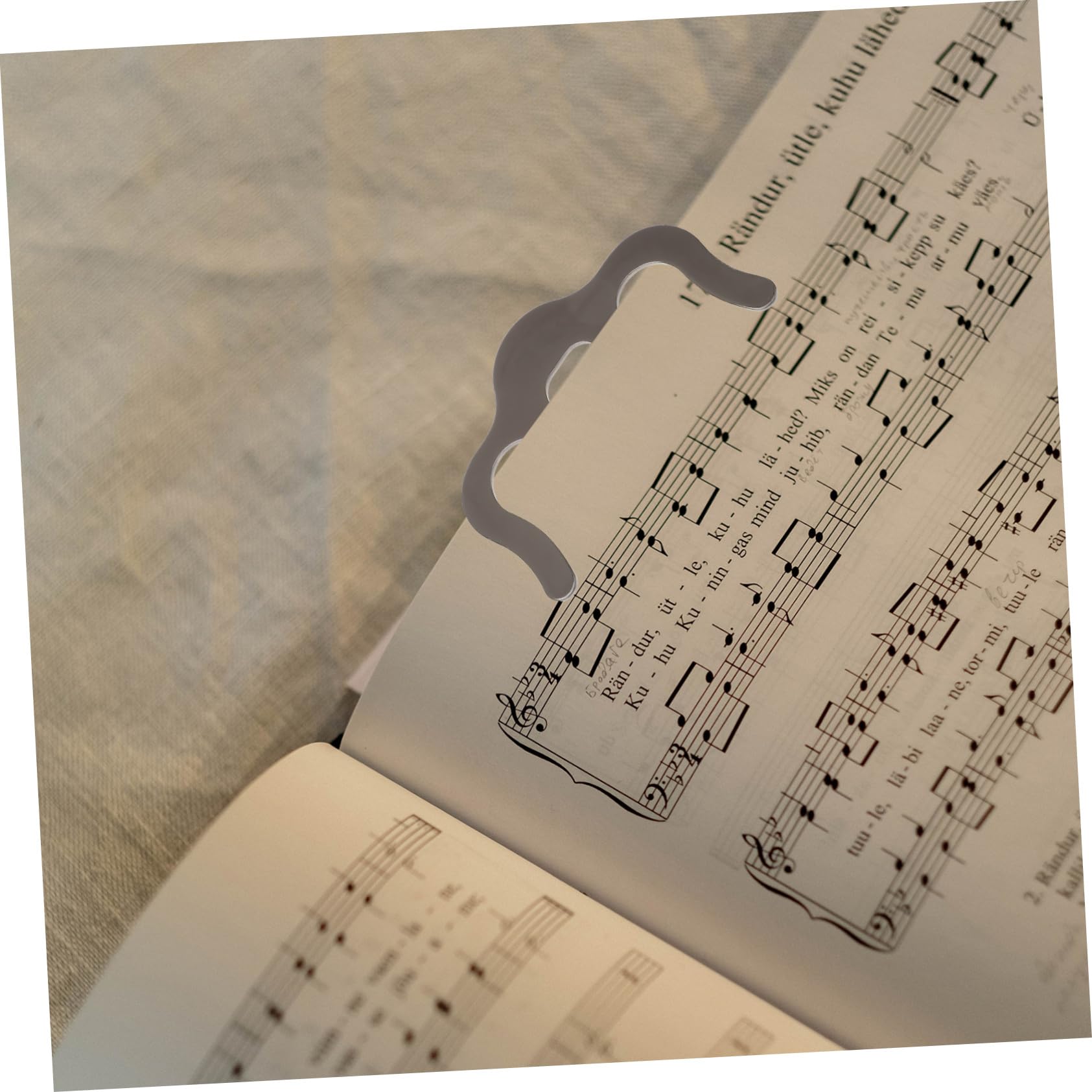 Abaodam Piano Page Holder Music Sheet Clip Music Book Holder Clip Random Color