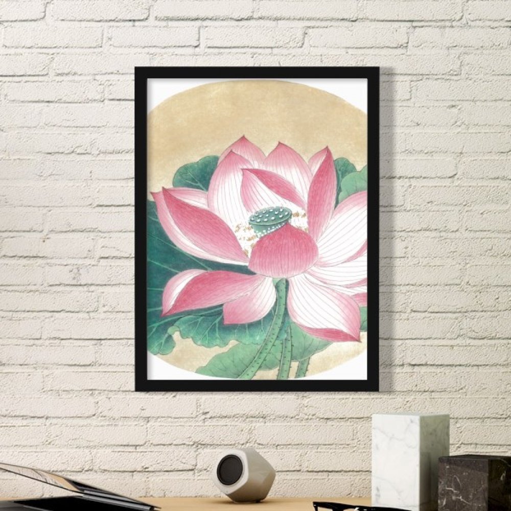 Peinture chinoise de lotus dans son cadre en bois noir pour créer un coin zen au salon