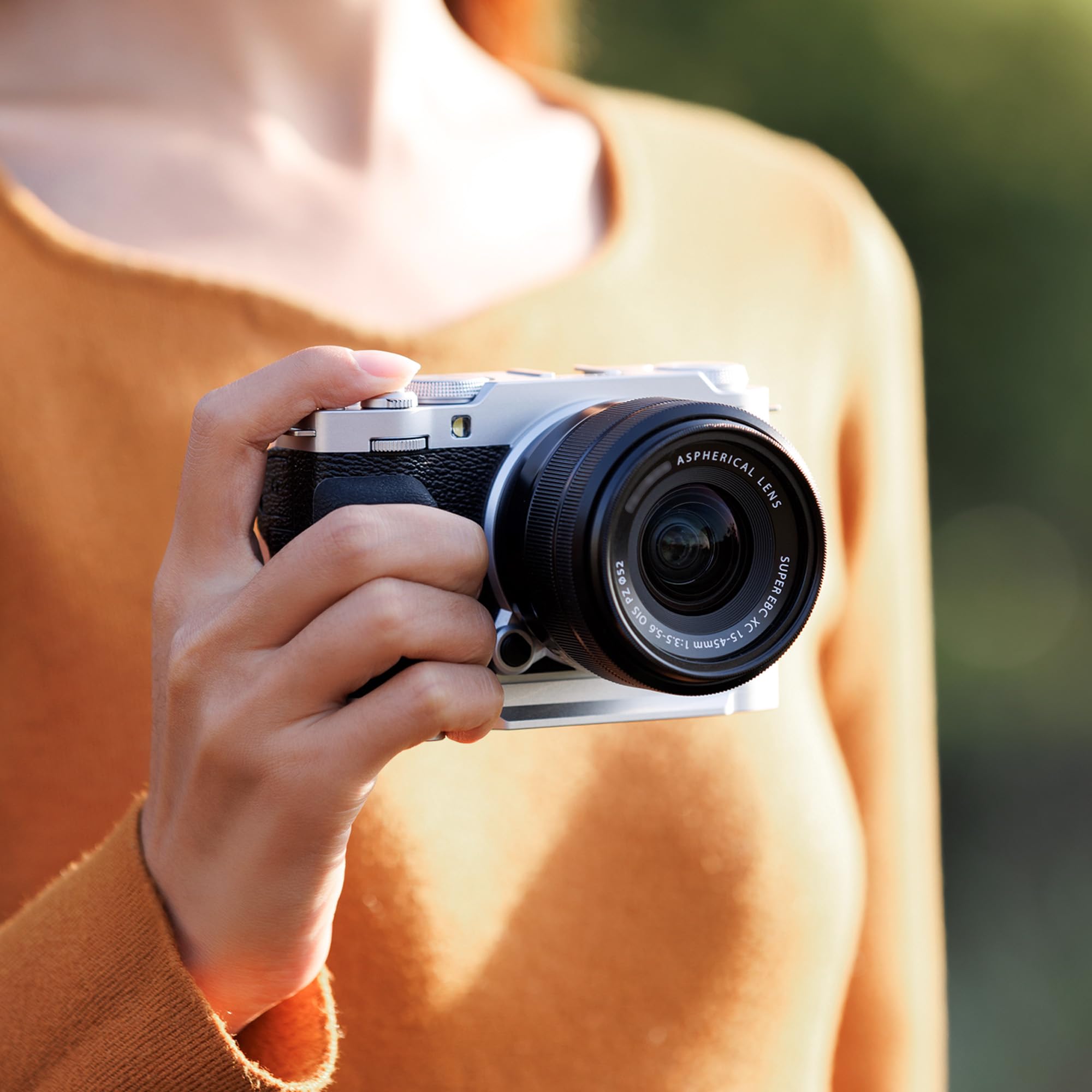 JJC XM5 - Impugnatura in Metallo per Fotocamera Fujifilm Fuji X-M5, Piastra di Supporto a Sgancio Rapido Arca Swiss, con Staffa a L in Silicone Antiscivolo, Impugnatura Migliorata, Argento