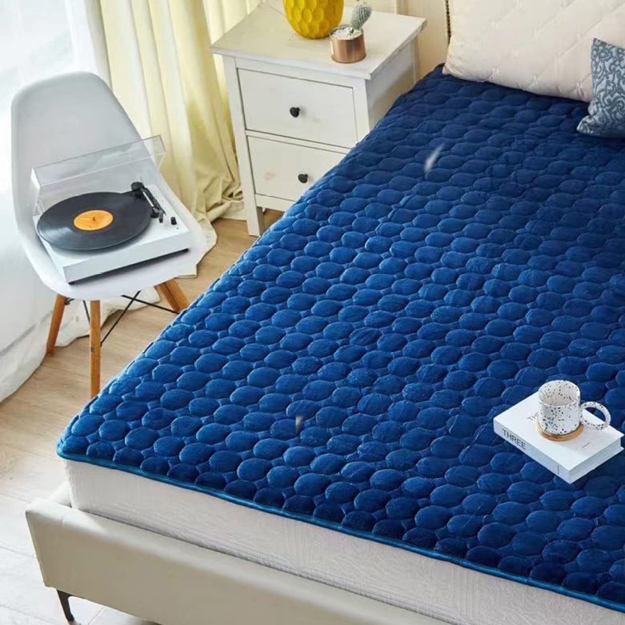 Single Bed Pad 100 x 200 cm Semi-Double Bed Pad Double Bed Pad Bed Blanket (Style M4 150 x 200 cm)