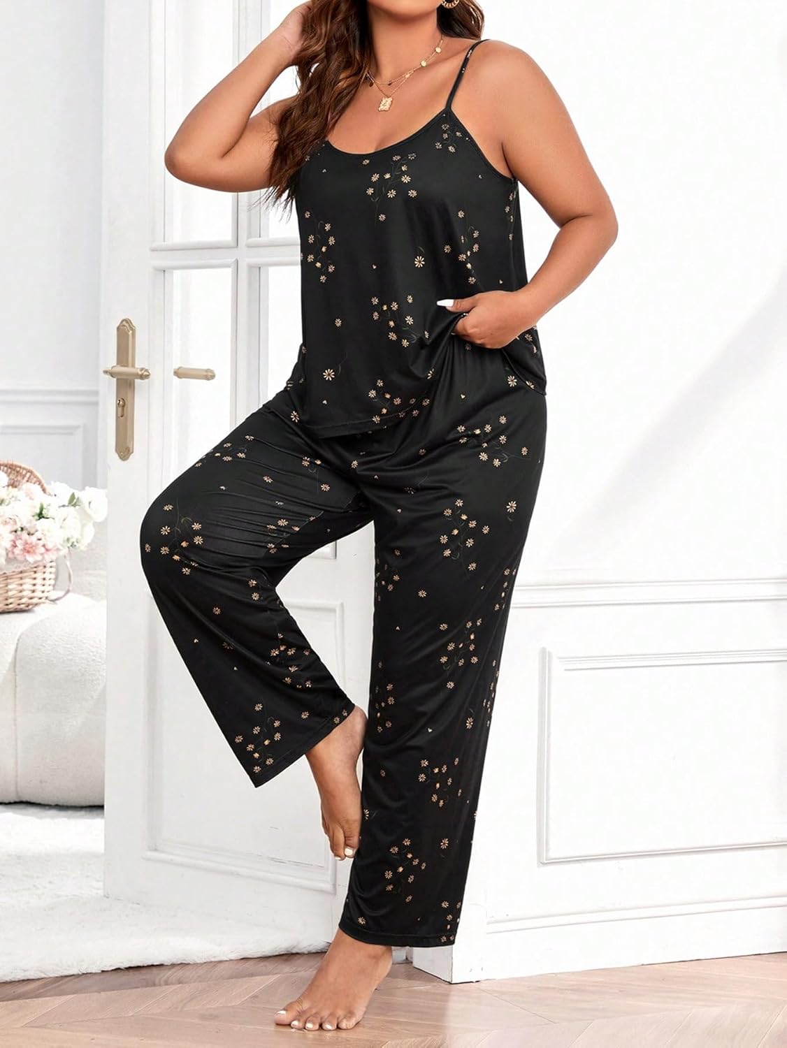WDIRARA Women's Plus Size 2 Piece Pajamas Set Floral Print Sleeveless Pants Pj Sleepwear