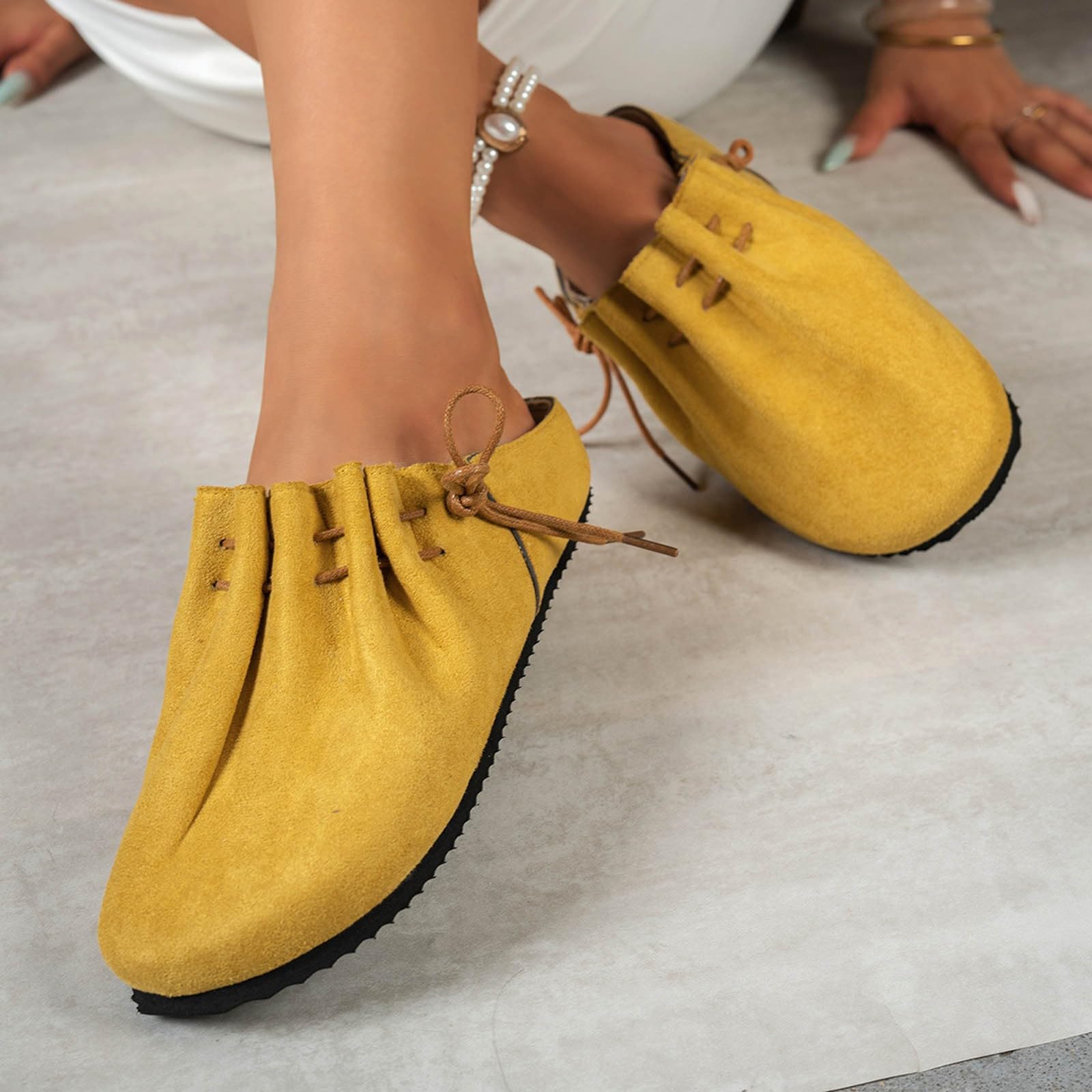 Pantuflas cómodas de Terciopelo Plisado con Suela Gruesa – Calzado Informal de Interior fácil de Poner, Forrado y de Ajuste Relajado para Uso doméstico.
