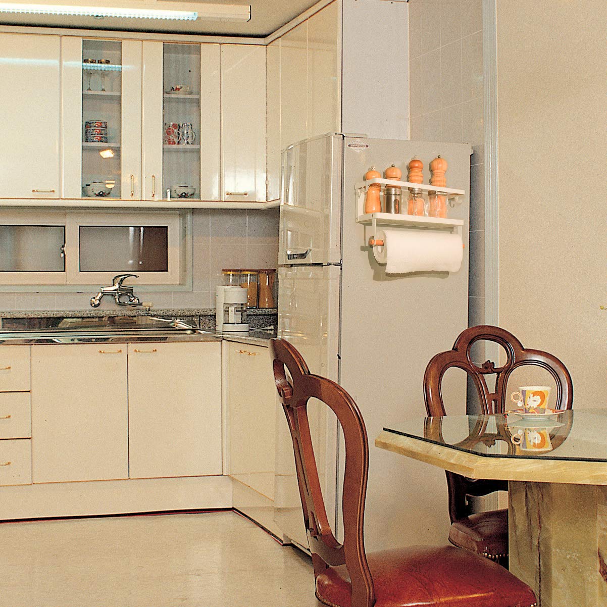 Magnetisches Kühlschrank-Gewürzregal, 2 Etagen, faltbar, für die Küche, magnetisch, Seitenregal Aufbewahrung von Gewürzen, Saucen, Salz, Pfeffer, Handtuch mit Holzhalter Haken und Schraube weiß