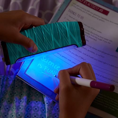 Miniatura 2 de Iluminador negro y revista de misterios de la naturaleza Educational Insights Nancy B's Science Club