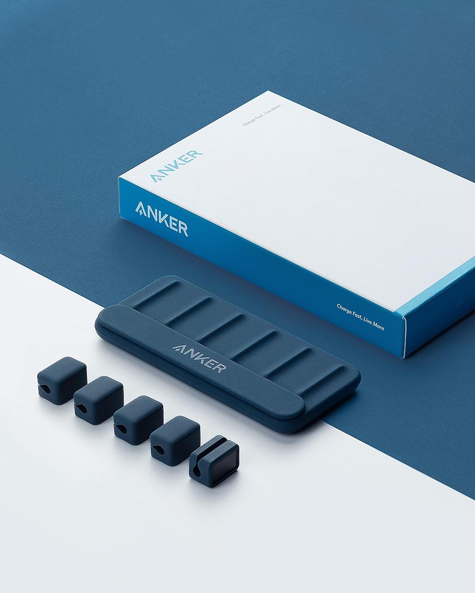 Wielofunkcyjny organizer do kabli Anker – 5 klipsów do kabli Lightning, USB C, Micro i innych kabli – przyczepia się do drewna, marmuru, metalu, szkła (niebieski, zestaw 2 szt.)