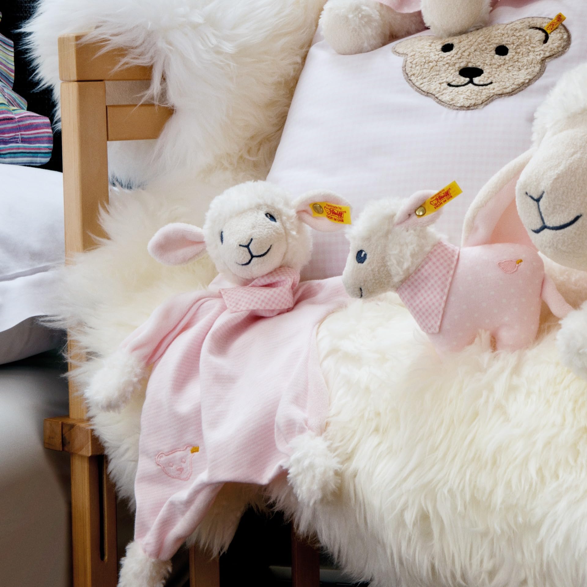 Steiff Träum-süß Lamm Schmusetuch mit Namen Bestickt, Baby & Kleinkinder Spielkamerad & Einschlafhilfe, Mädchen Stofftier Kuscheltuch Schnuffeltuch Kuscheltier