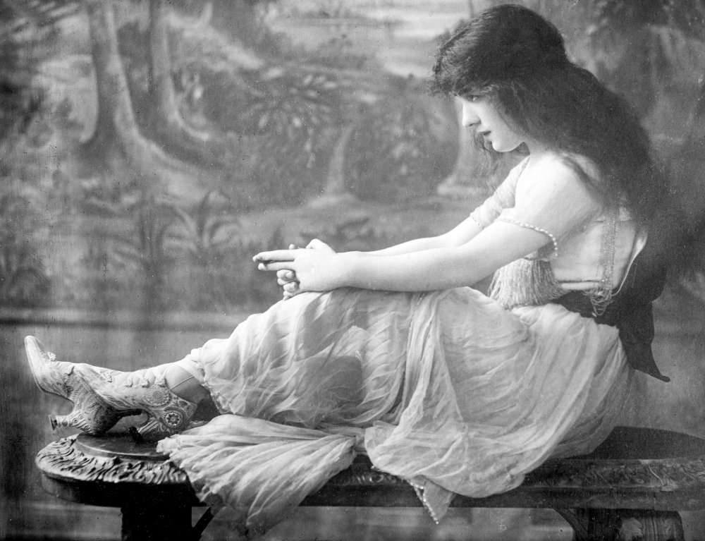 Evelyn Nesbit, American Model and Entertainer Poster Print by Science Source (36 x 24)