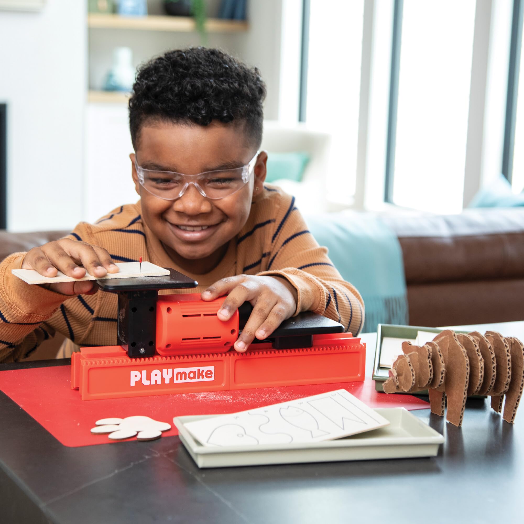 Amazon.com: PLAYMAKE 4 in 1 Creative Workshop- Safe for Children