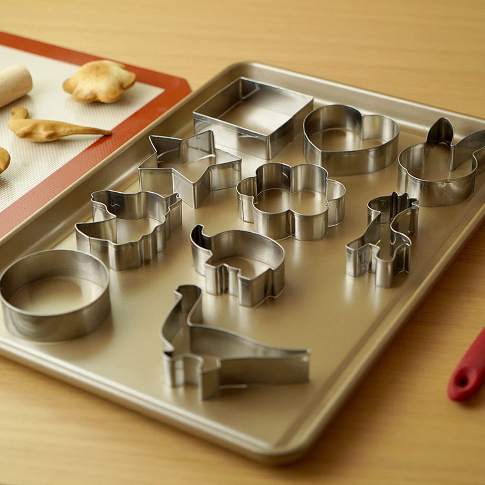 Juego de cortadores de galletas de acero al carbono, utensilios de horneado; set de suministros para hornear galletas con sartén antiadherente, esterilla para hornear, rodillo,