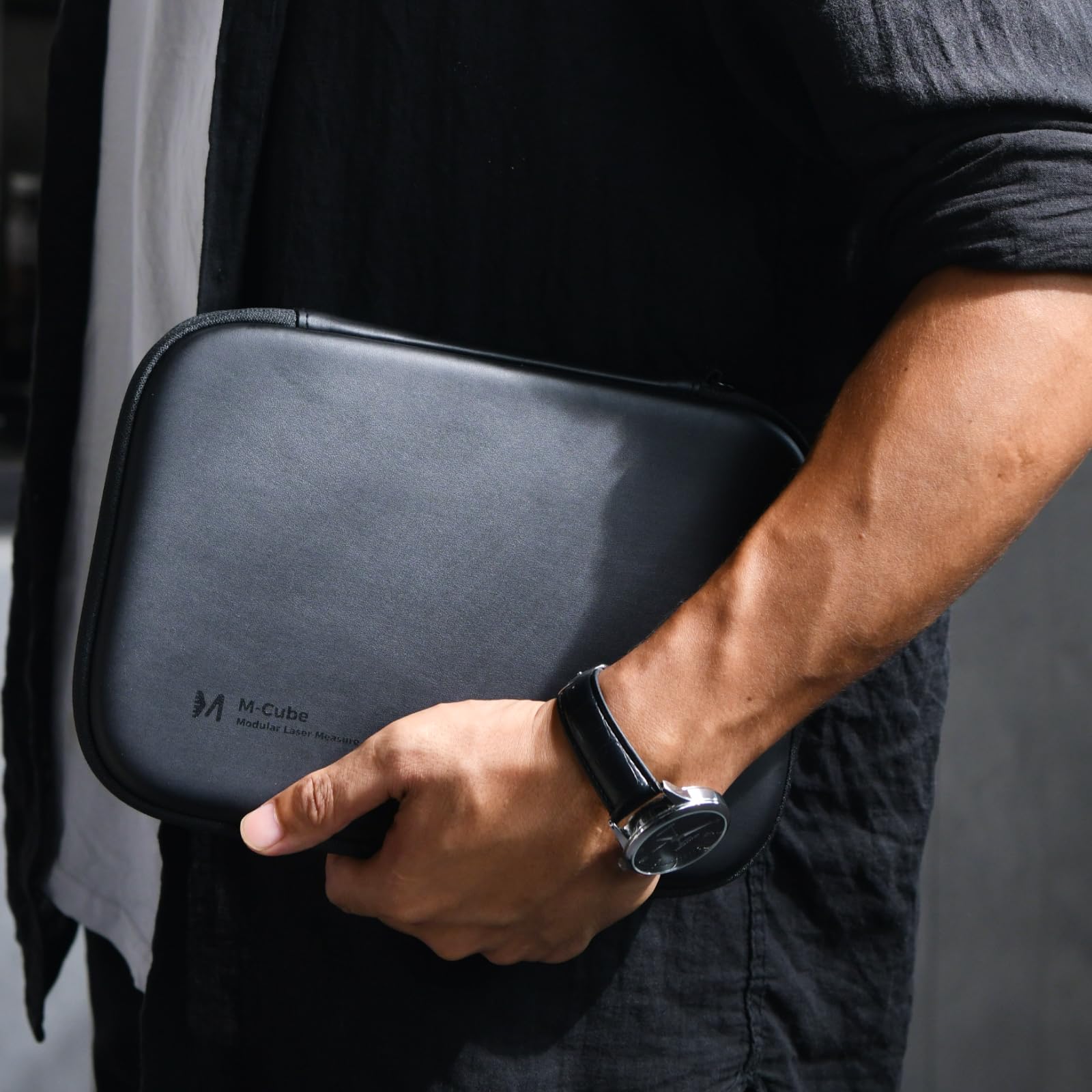 HOZO Funda protectora para herramientas de medición láser para M-Cube, incluye trípode de aluminio ajustable de 10 a 30 pulgadas con mango portátil y funda de protección M para protección y