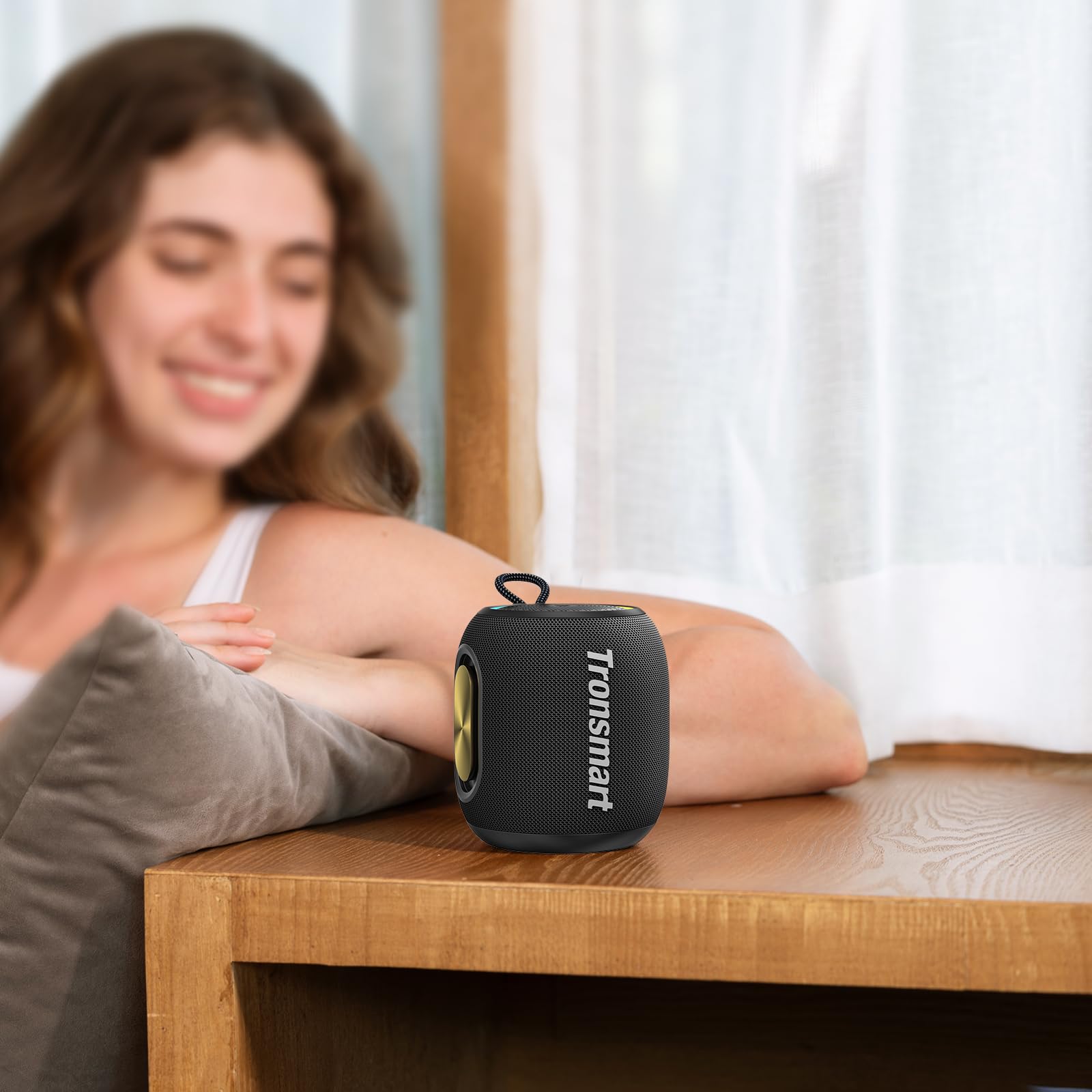 Tronsmart T8 Mini Bocina Bluetooth Portátil, Sonido equilibrado en 360°, IPX7, hasta 20 Horas de batería (Negro)