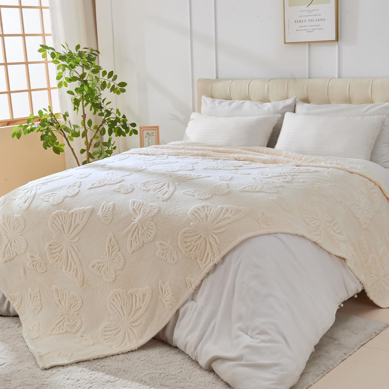 GIOKARNNA Throw Blankets with Butterfly,Soft Warm Blankets for Lover Mom Father Friends Gifts Pets,Lightweight Fuzzy Blanket for Couch Sofa Bed(Beige,